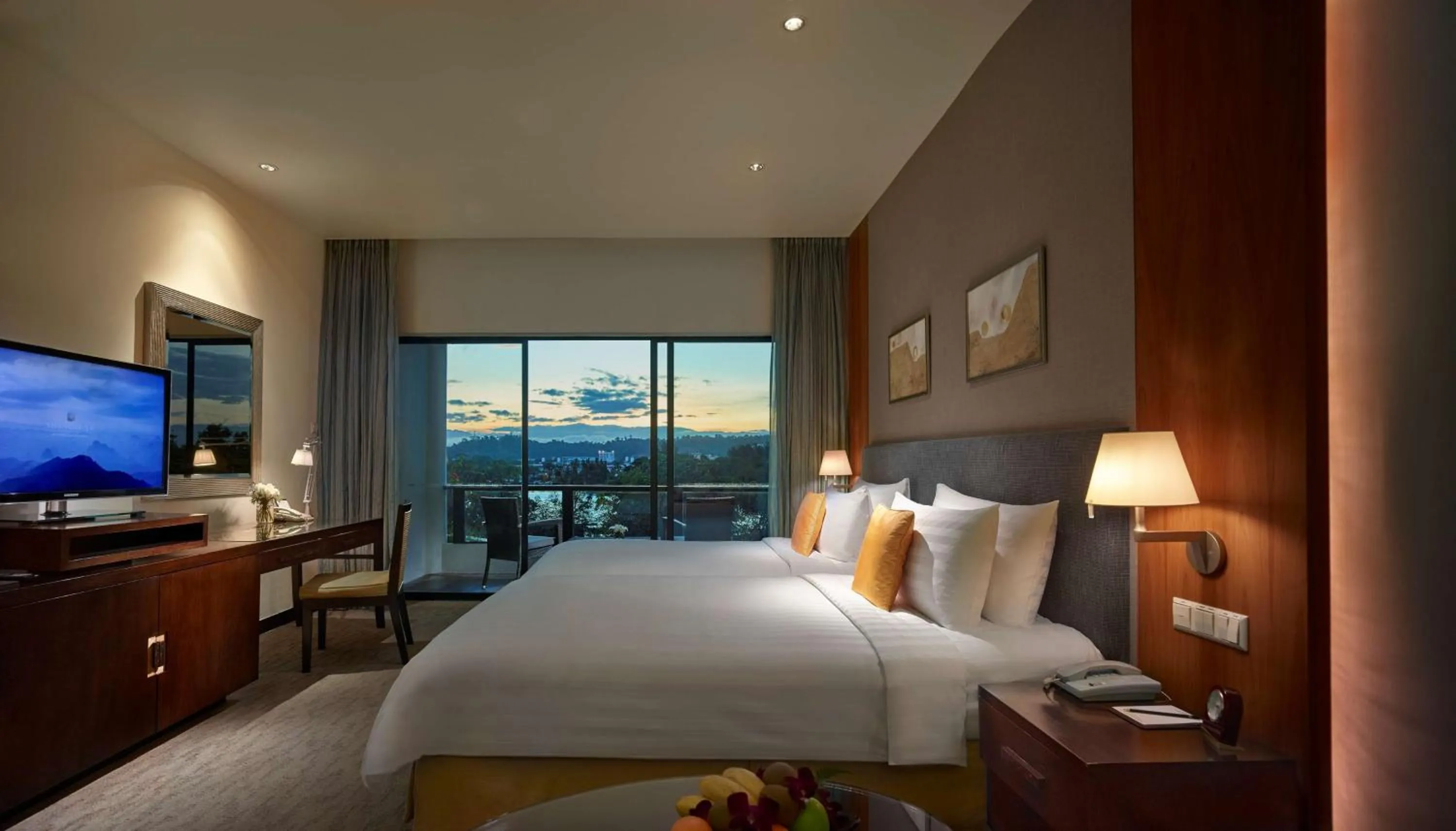 Bedroom, Bed in Shangri-La Tanjung Aru, Kota Kinabalu