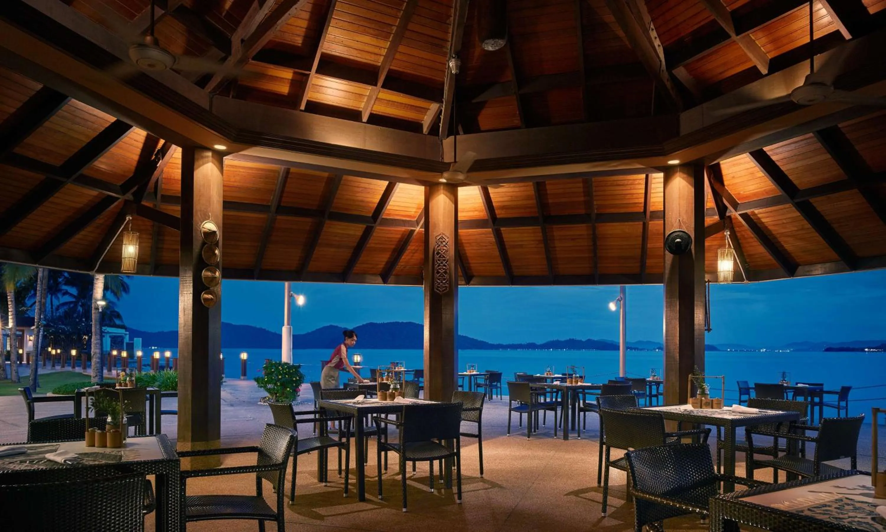 Restaurant/places to eat in Shangri-La Tanjung Aru, Kota Kinabalu