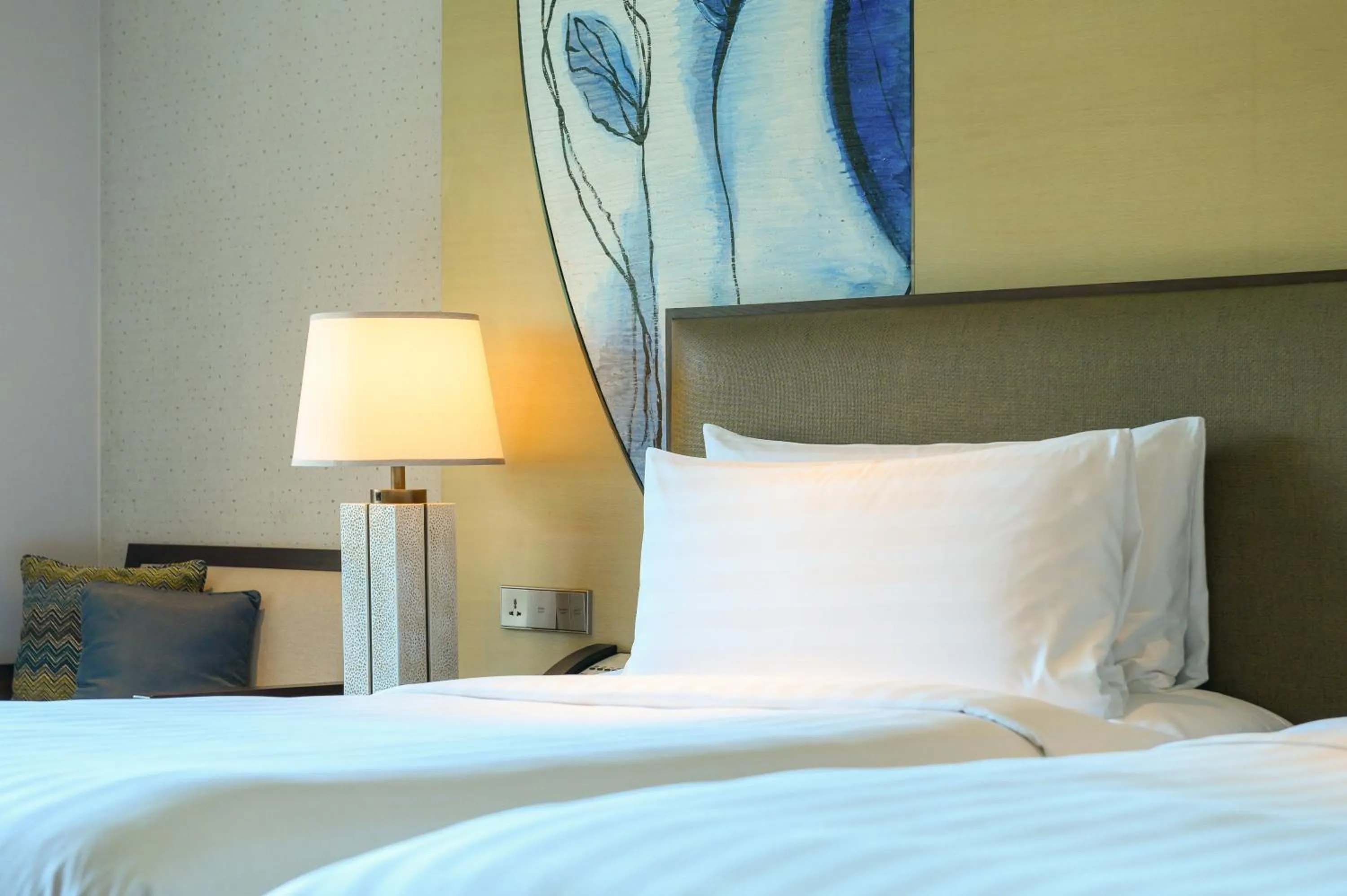 Bed in Shangri-La Tanjung Aru, Kota Kinabalu