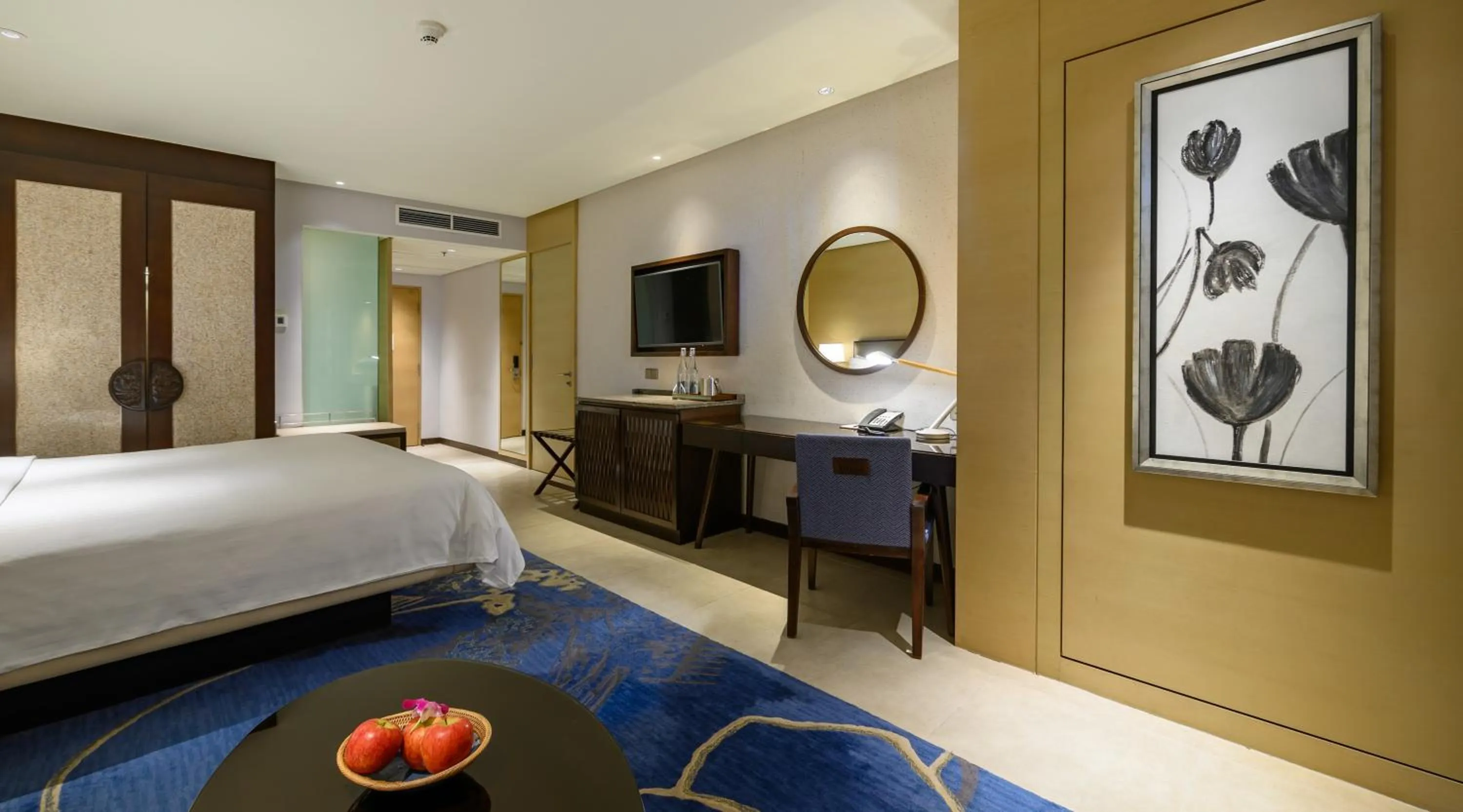 TV and multimedia, Bed in Shangri-La Tanjung Aru, Kota Kinabalu