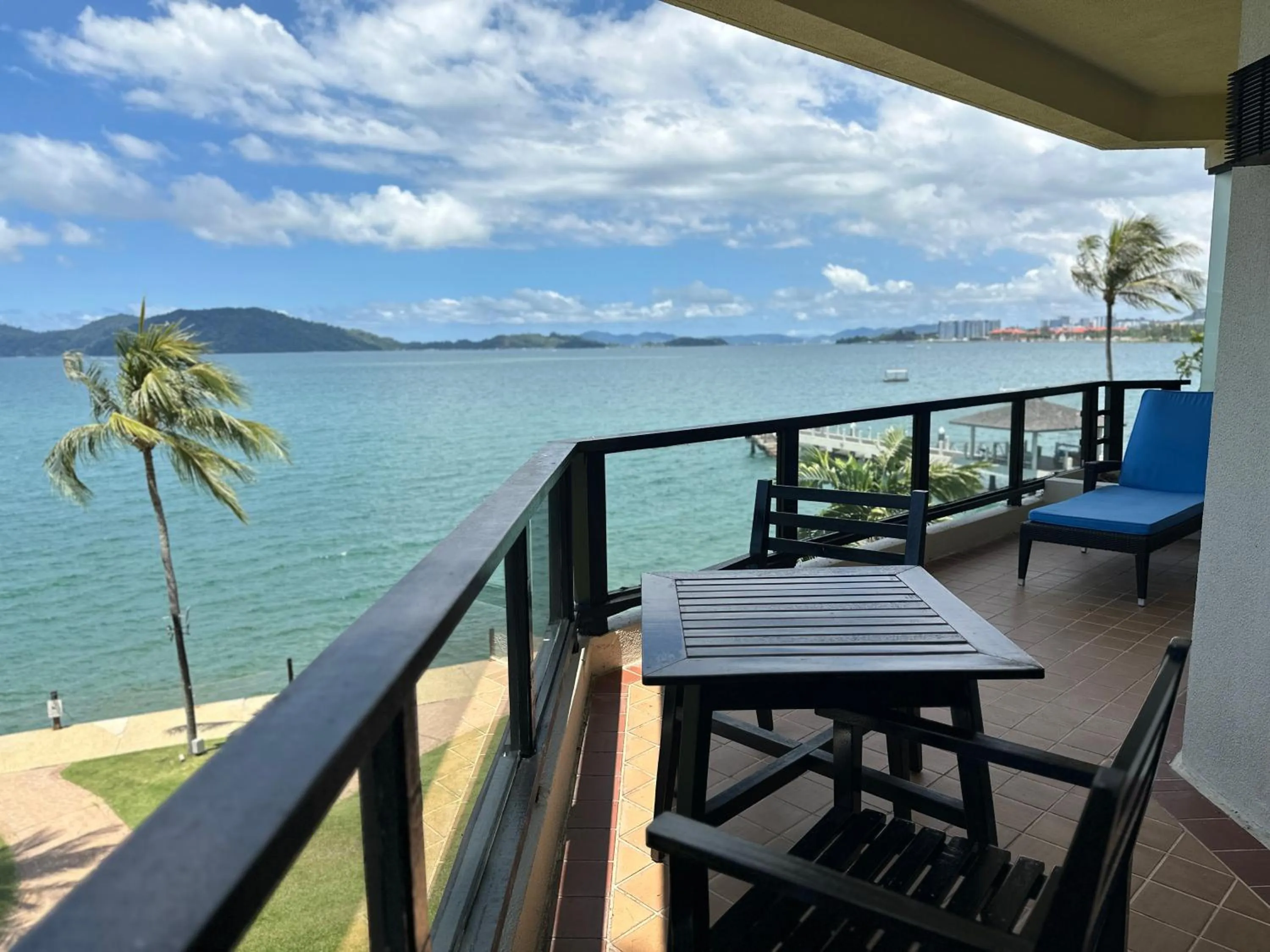 Balcony/Terrace in Shangri-La Tanjung Aru, Kota Kinabalu