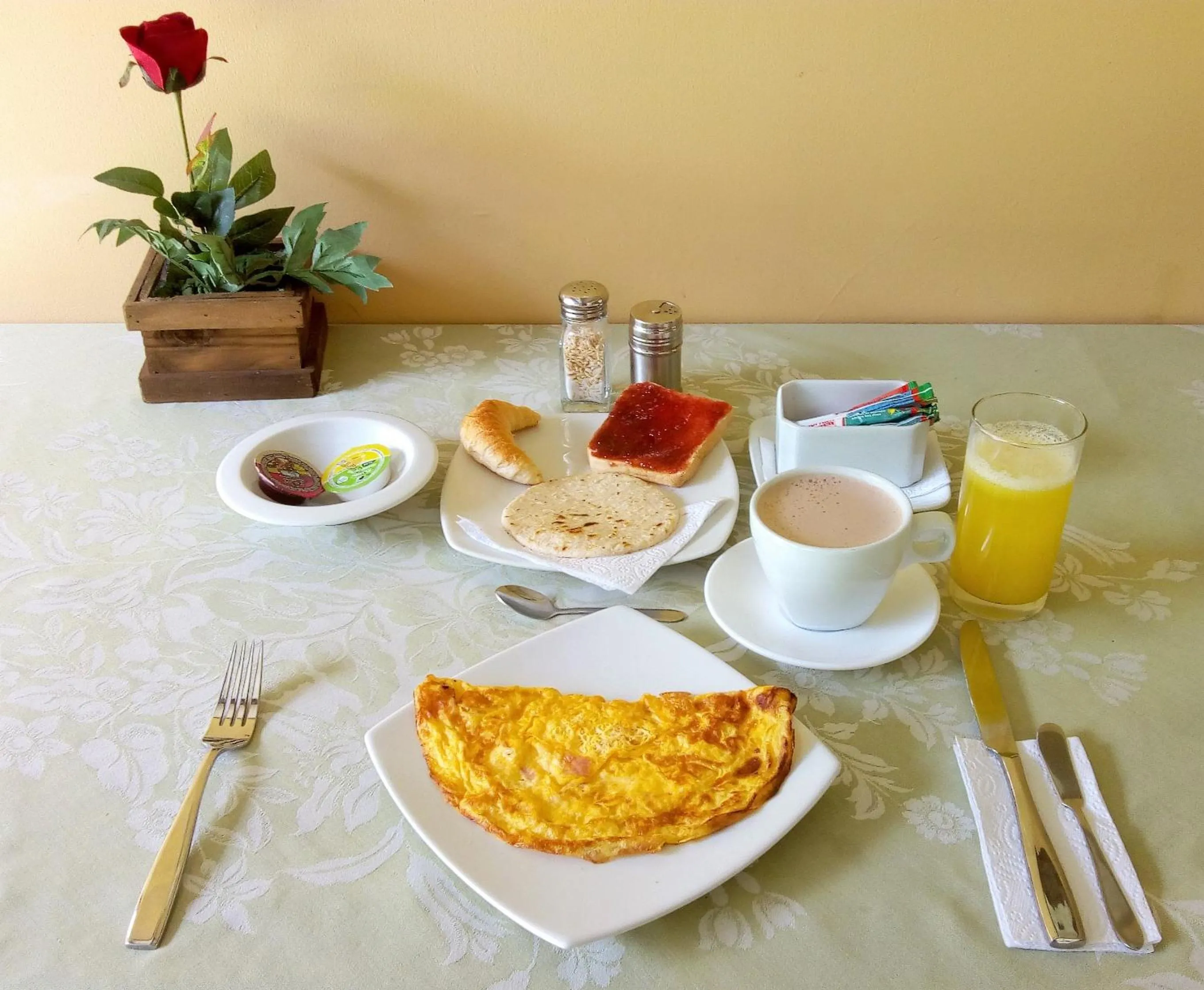 Breakfast in Hotel Poblado Campestre