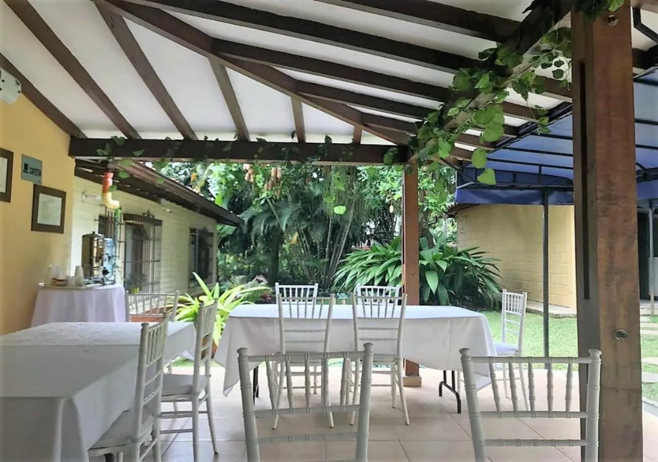 Restaurant/places to eat in Hotel Poblado Campestre