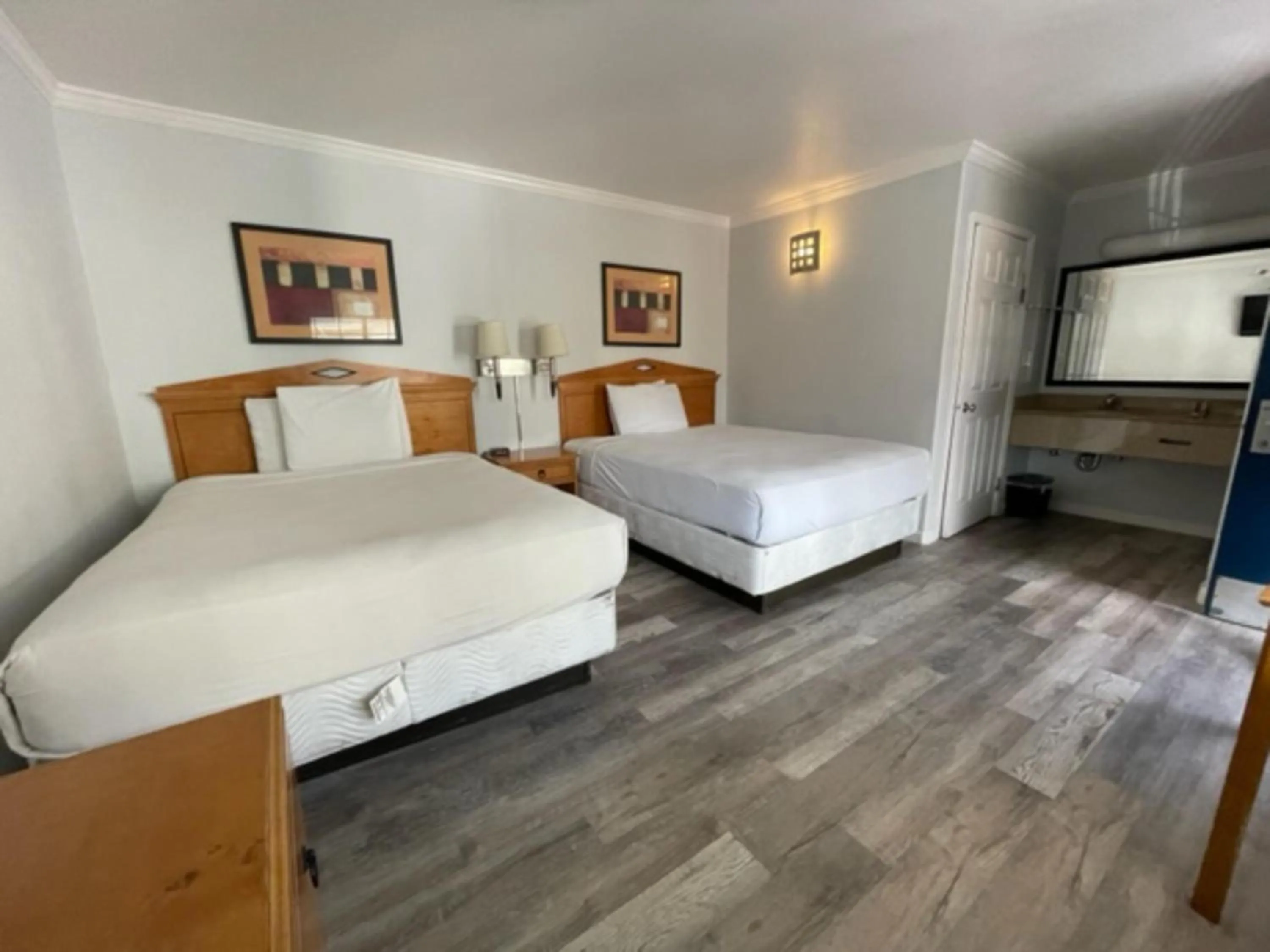 Bed in Motel 6 San Francisco CA Lombard Street