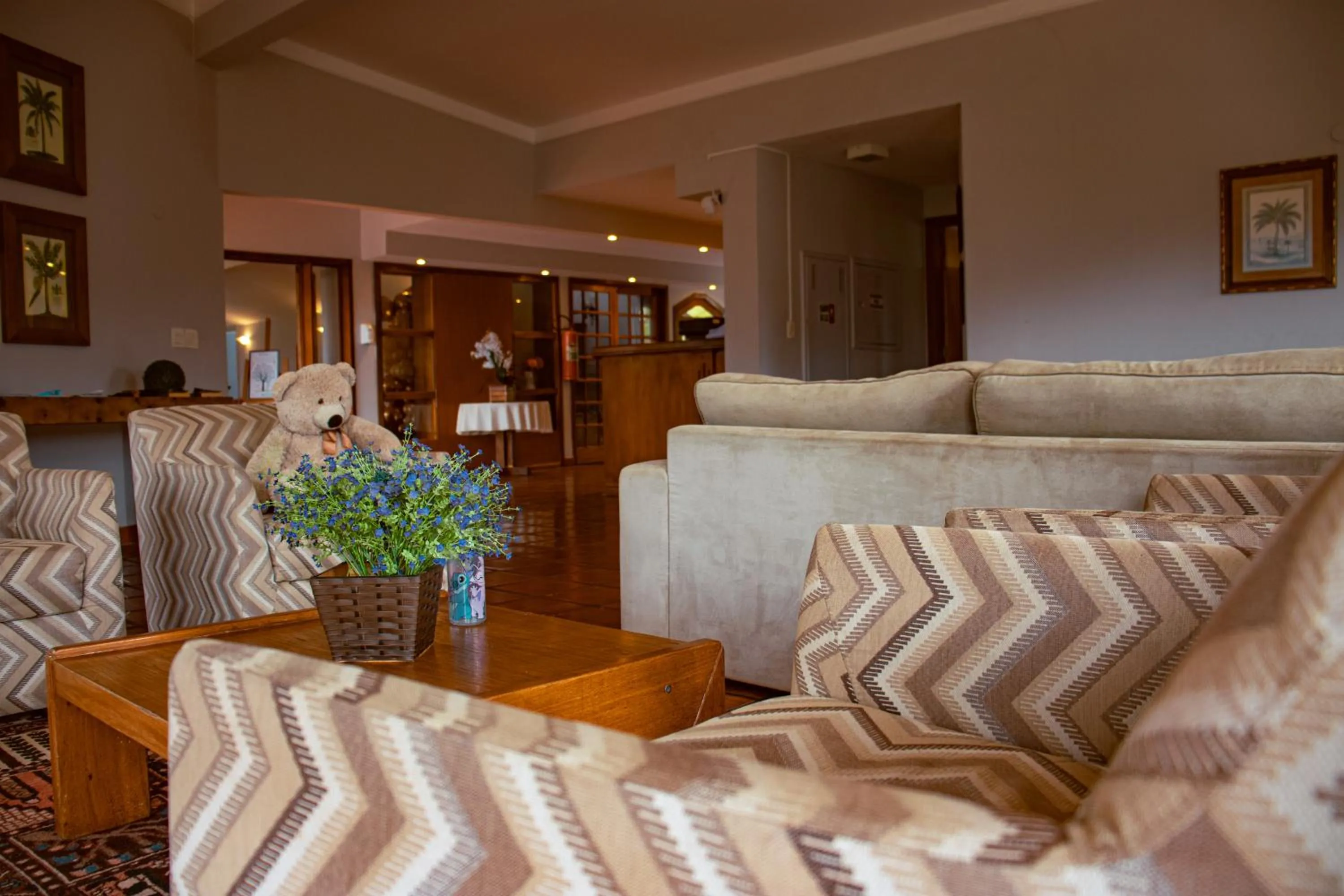 Meals in Plaza Inn Week Inn