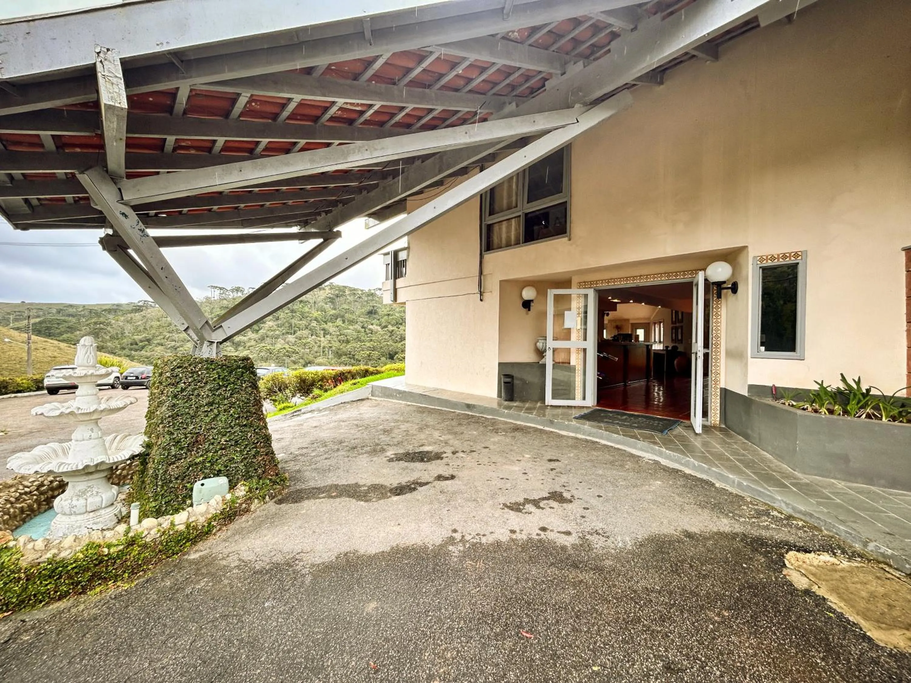 Facade/entrance in Plaza Inn Week Inn