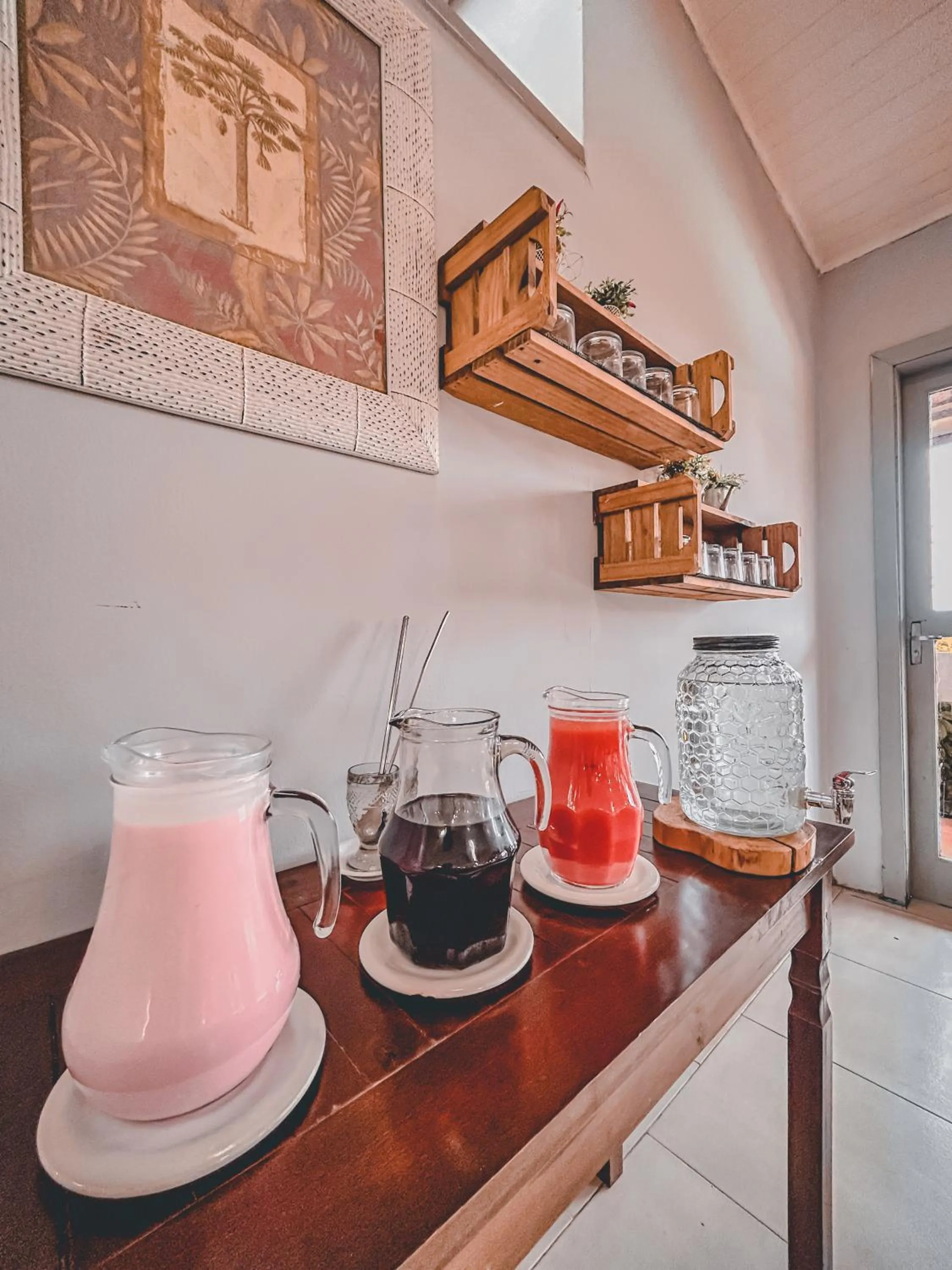 Breakfast in Plaza Inn Week Inn