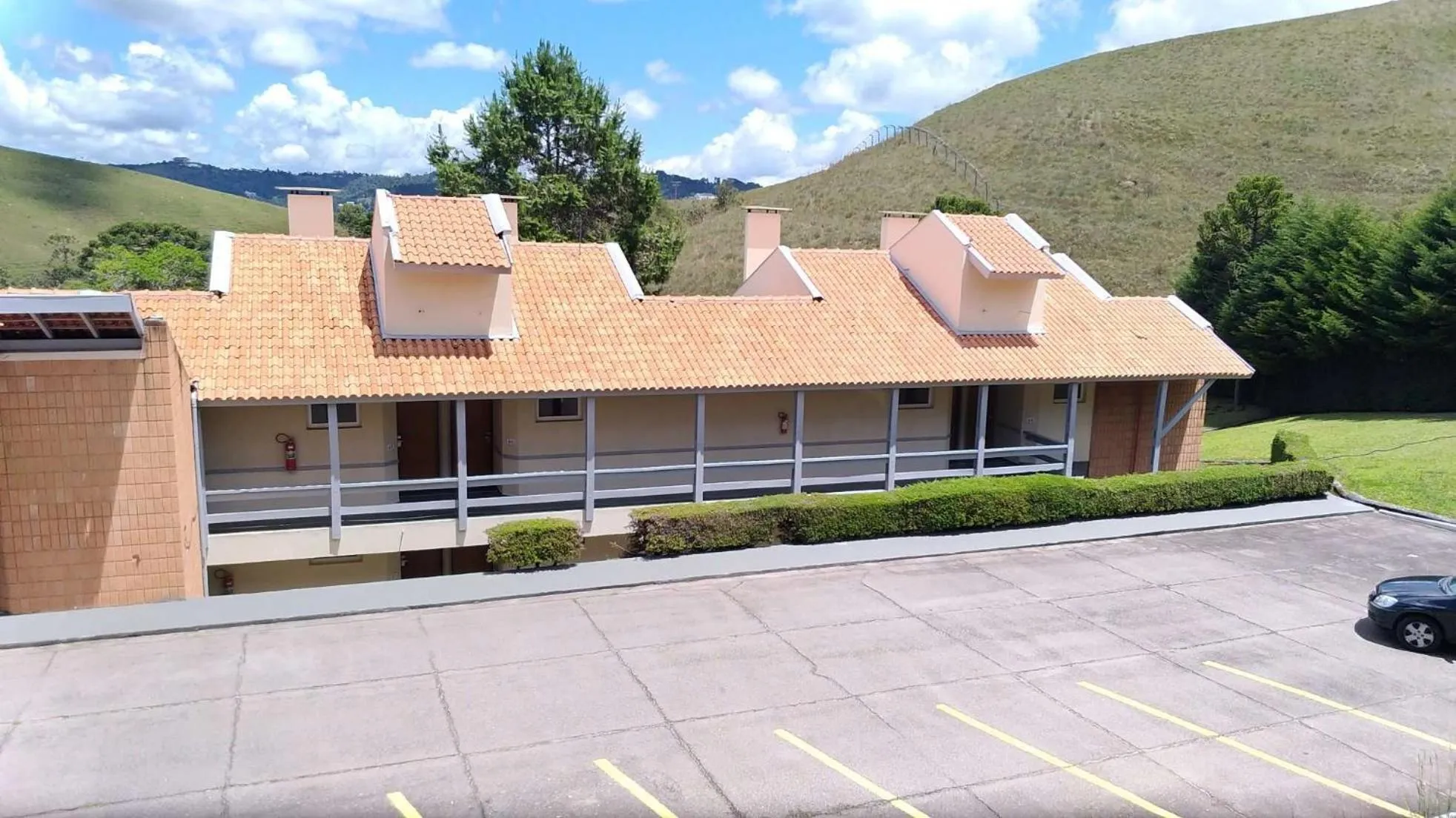 Property building in Plaza Inn Week Inn