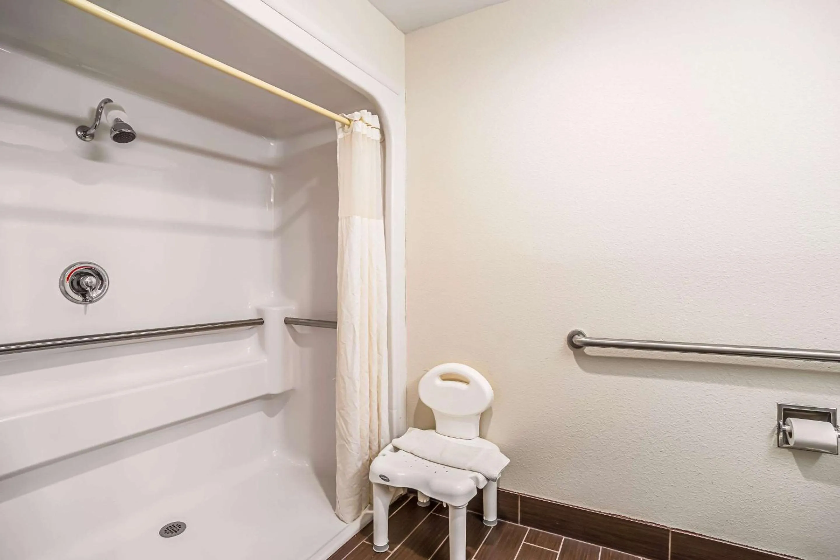 Bedroom in Quality Inn Carbondale University area