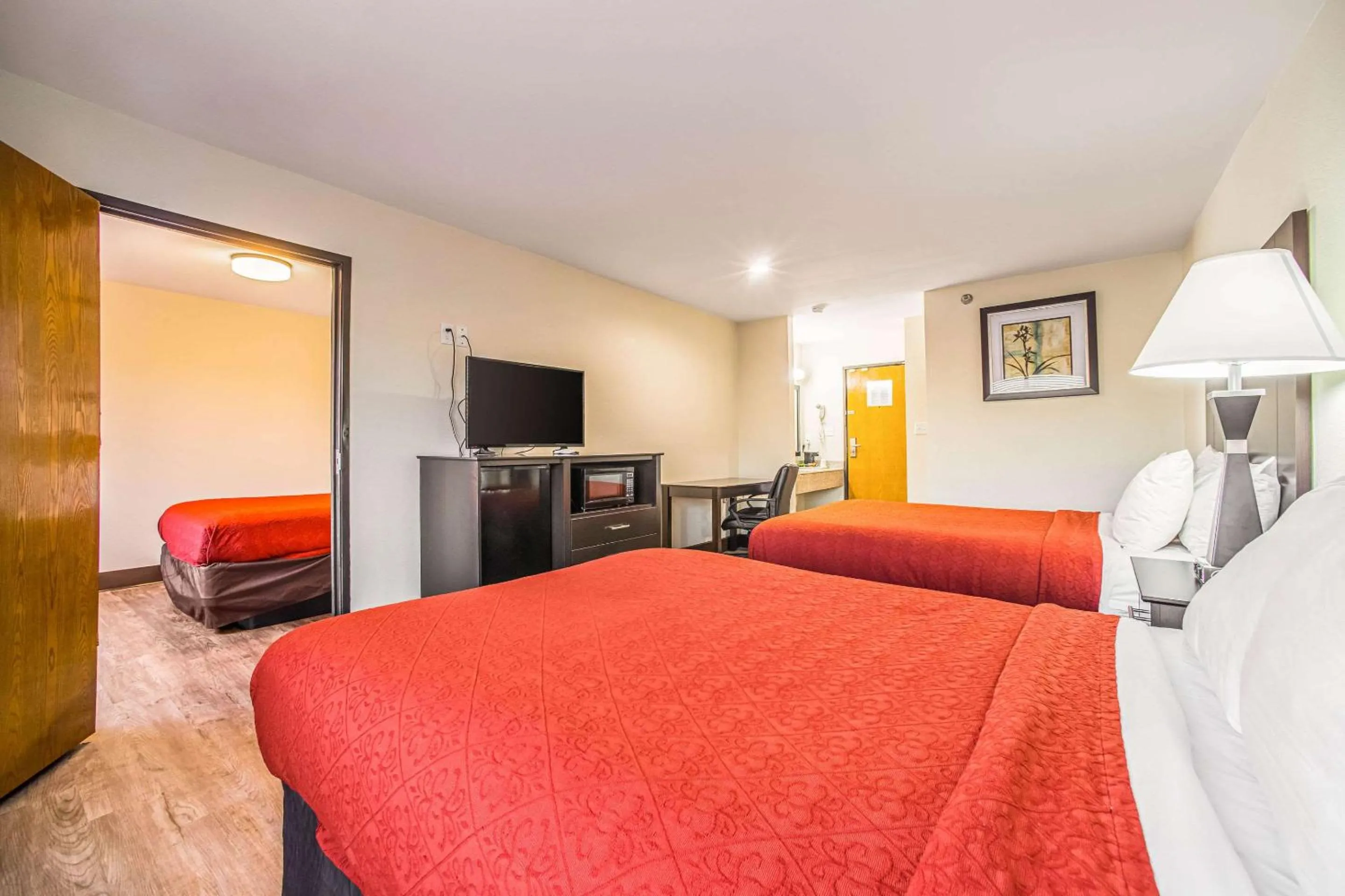 Bedroom, Bed in Quality Inn Carbondale University area