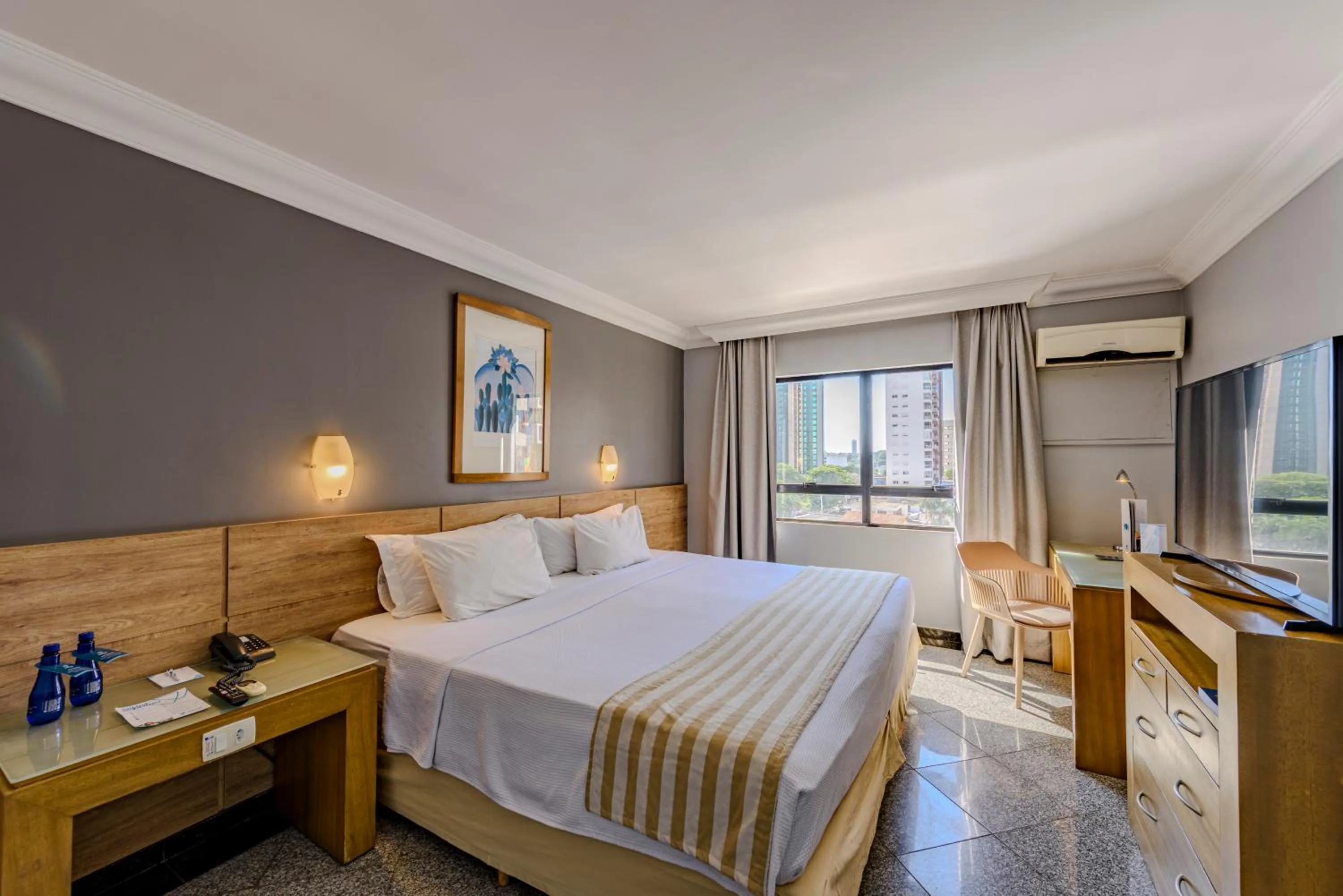 Bedroom, Bed in Plaza Inn Executive