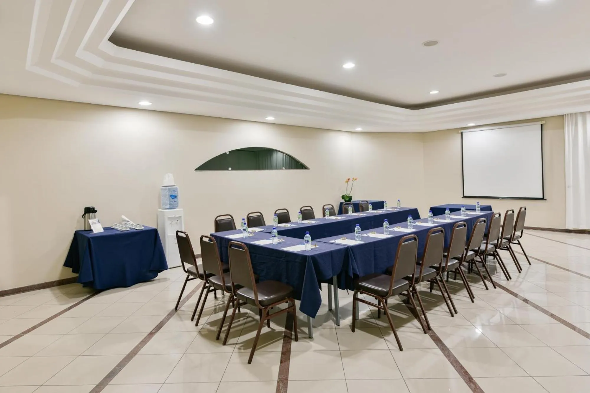 Meeting/conference room in Plaza Inn Augustus