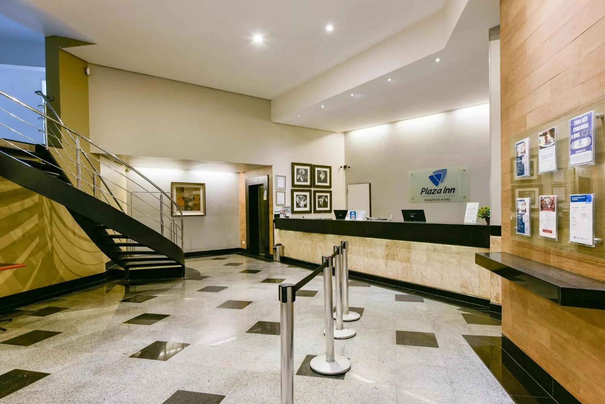 Lobby or reception in Plaza Inn Augustus