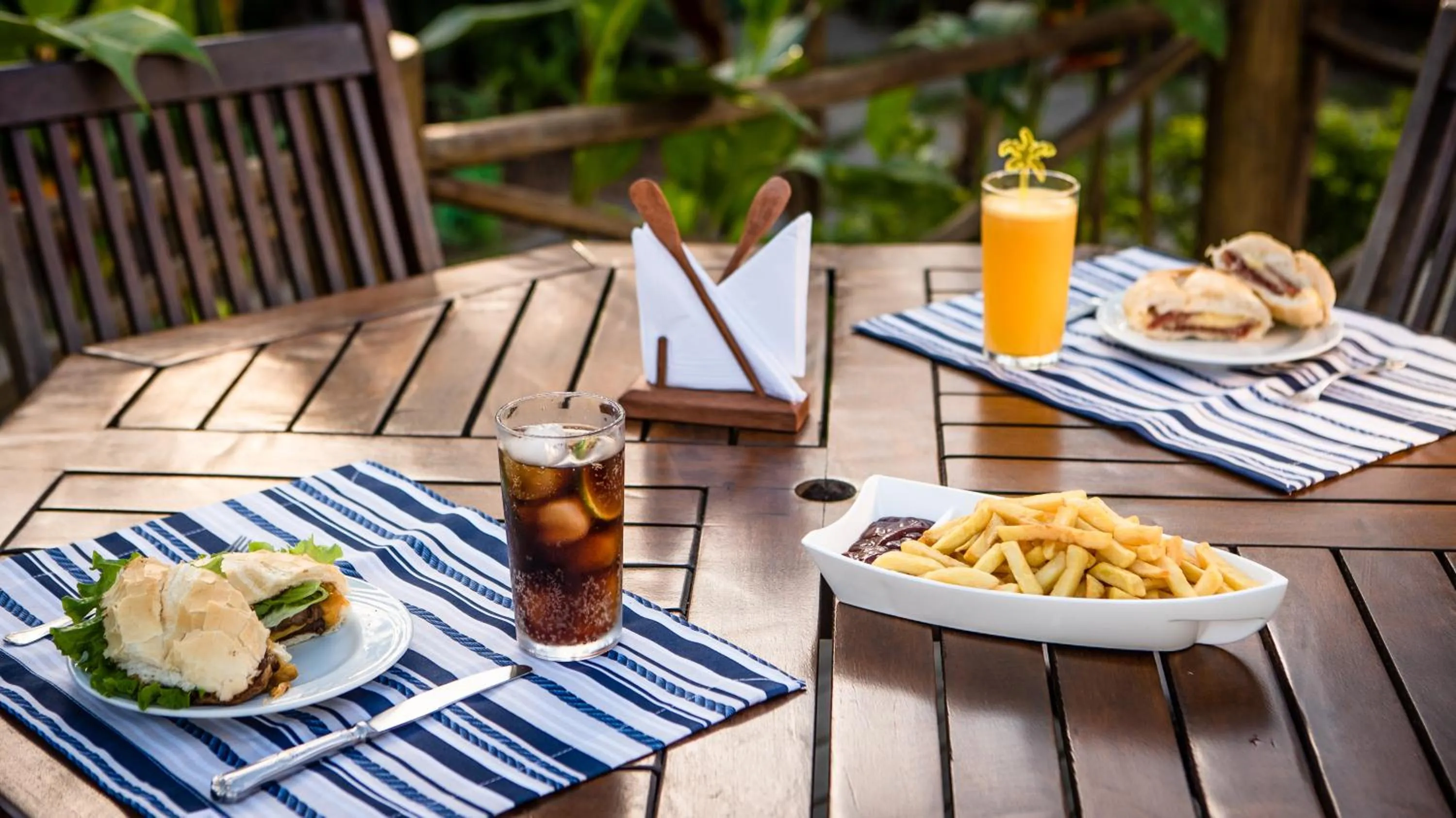 Food and drinks in Plaza Inn Pousada do Capitão
