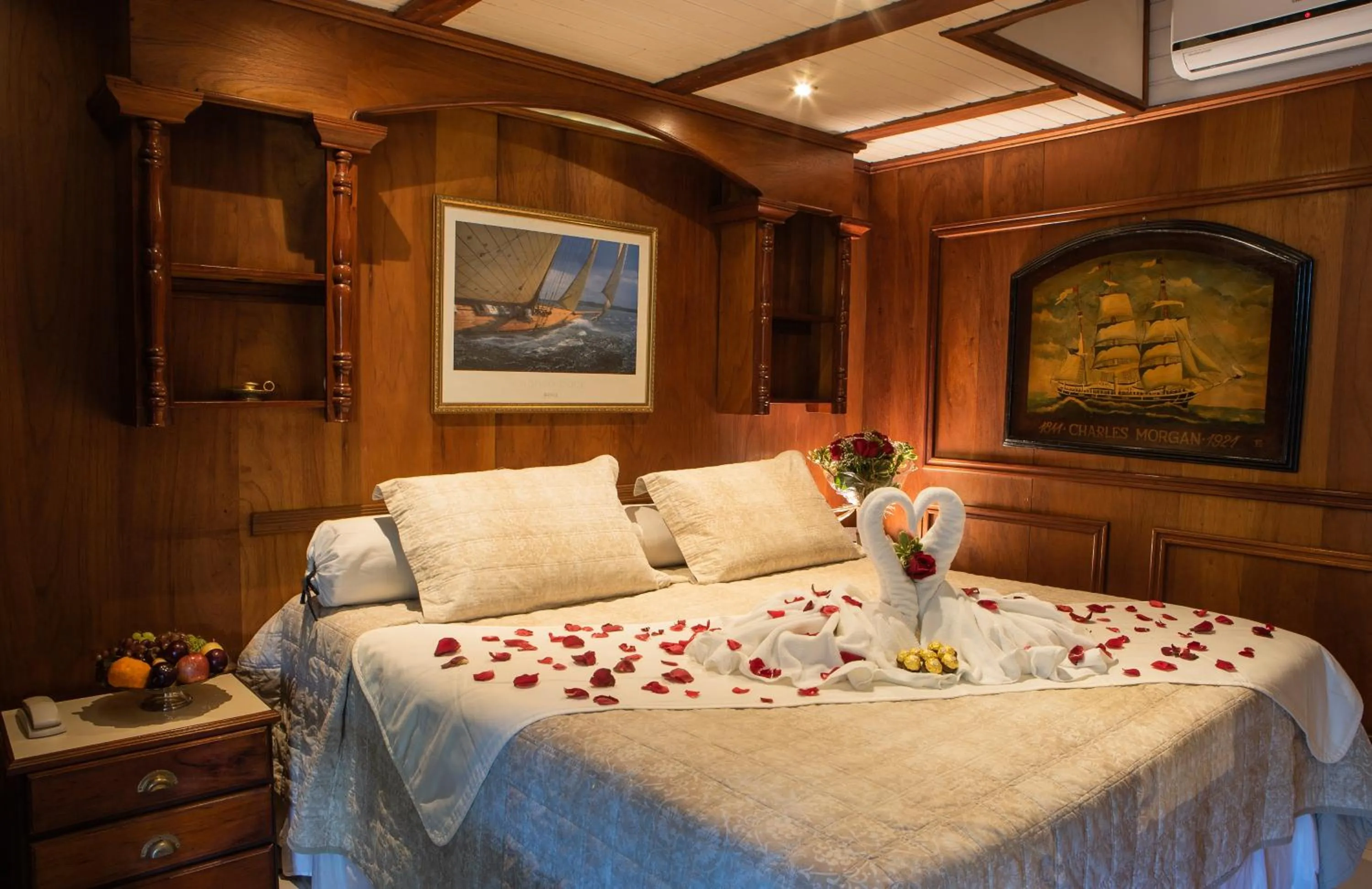 Decorative detail, Bed in Plaza Inn Pousada do Capitão