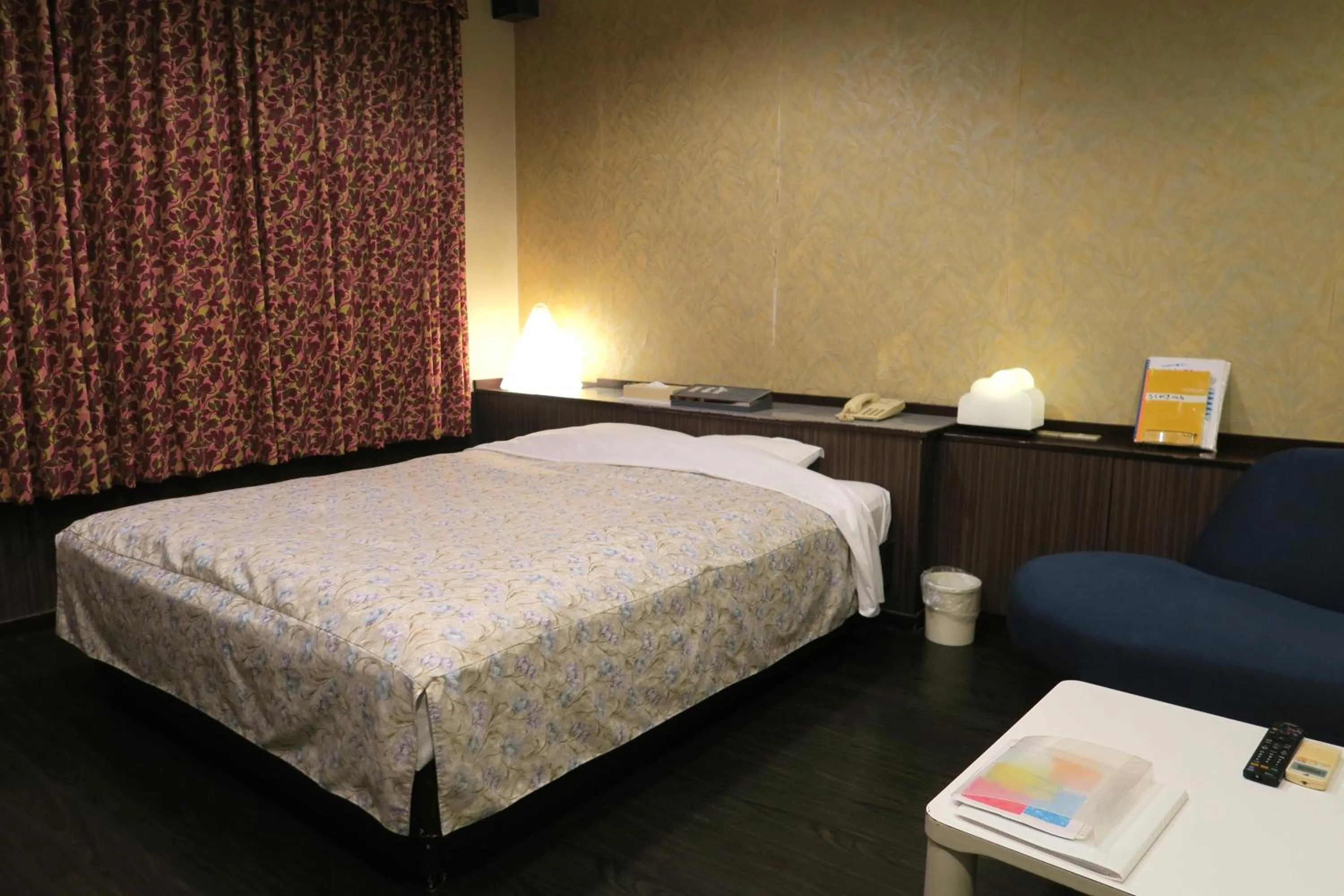 Bed in Hotel Carnival (Love Hotel)