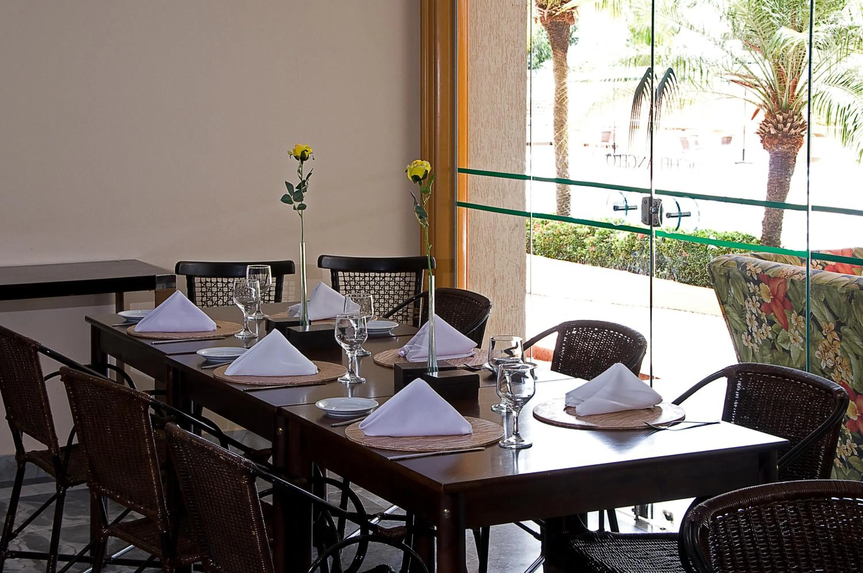 Restaurant/places to eat in Hotel Michelangelo