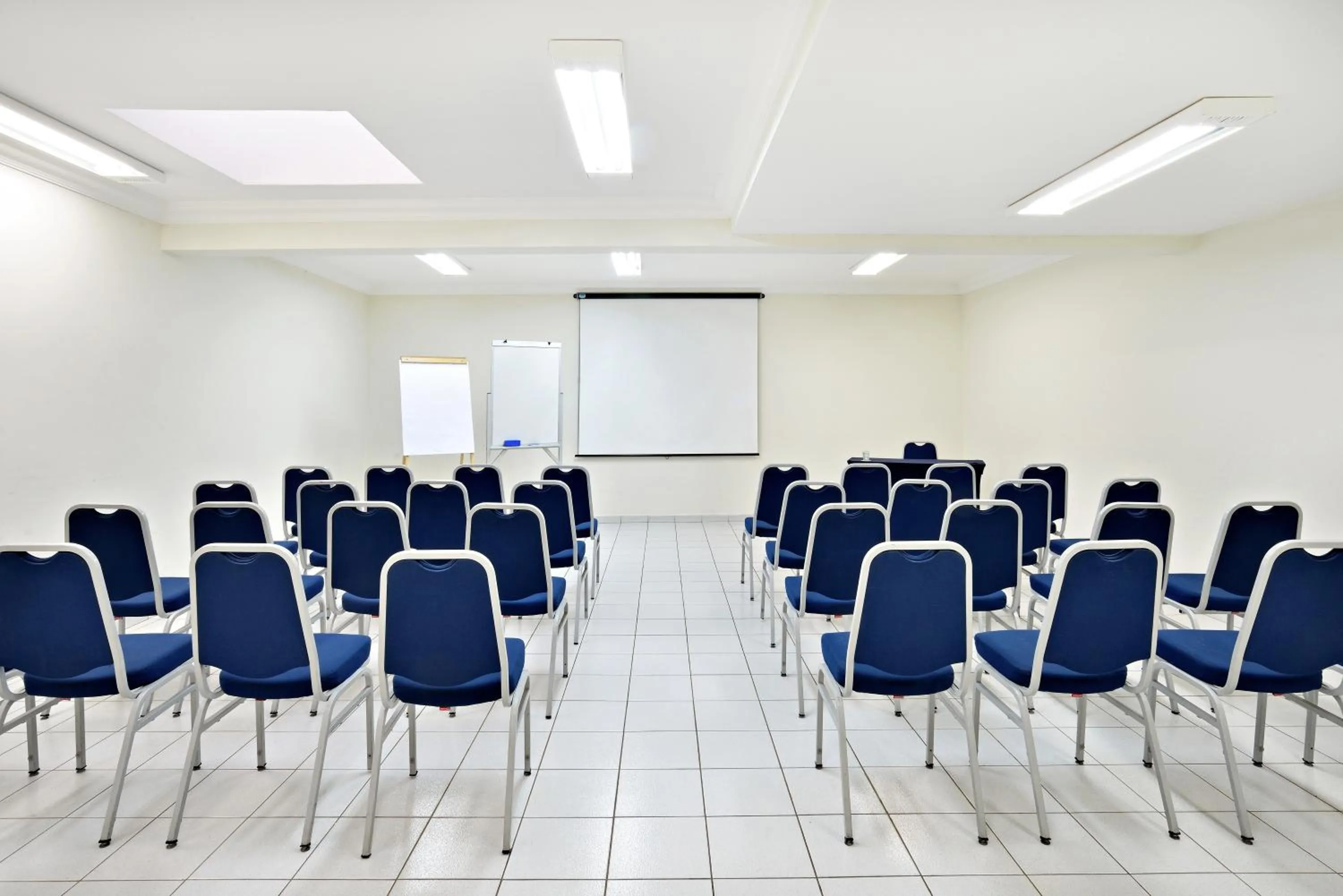 Meeting/conference room in Plaza Inn Flat Araxá