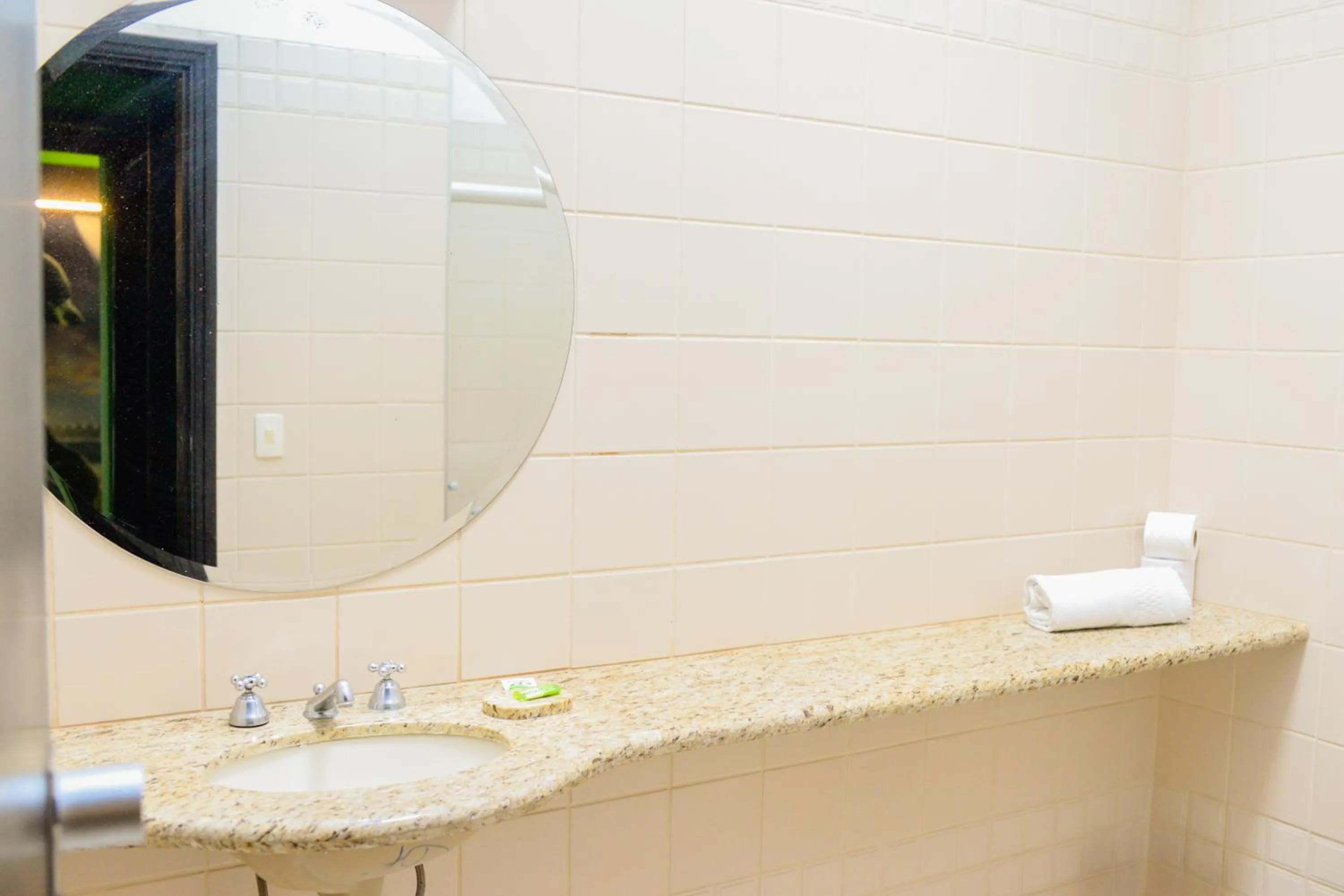 Bathroom in ibis Styles Rio Preto Monte Libano