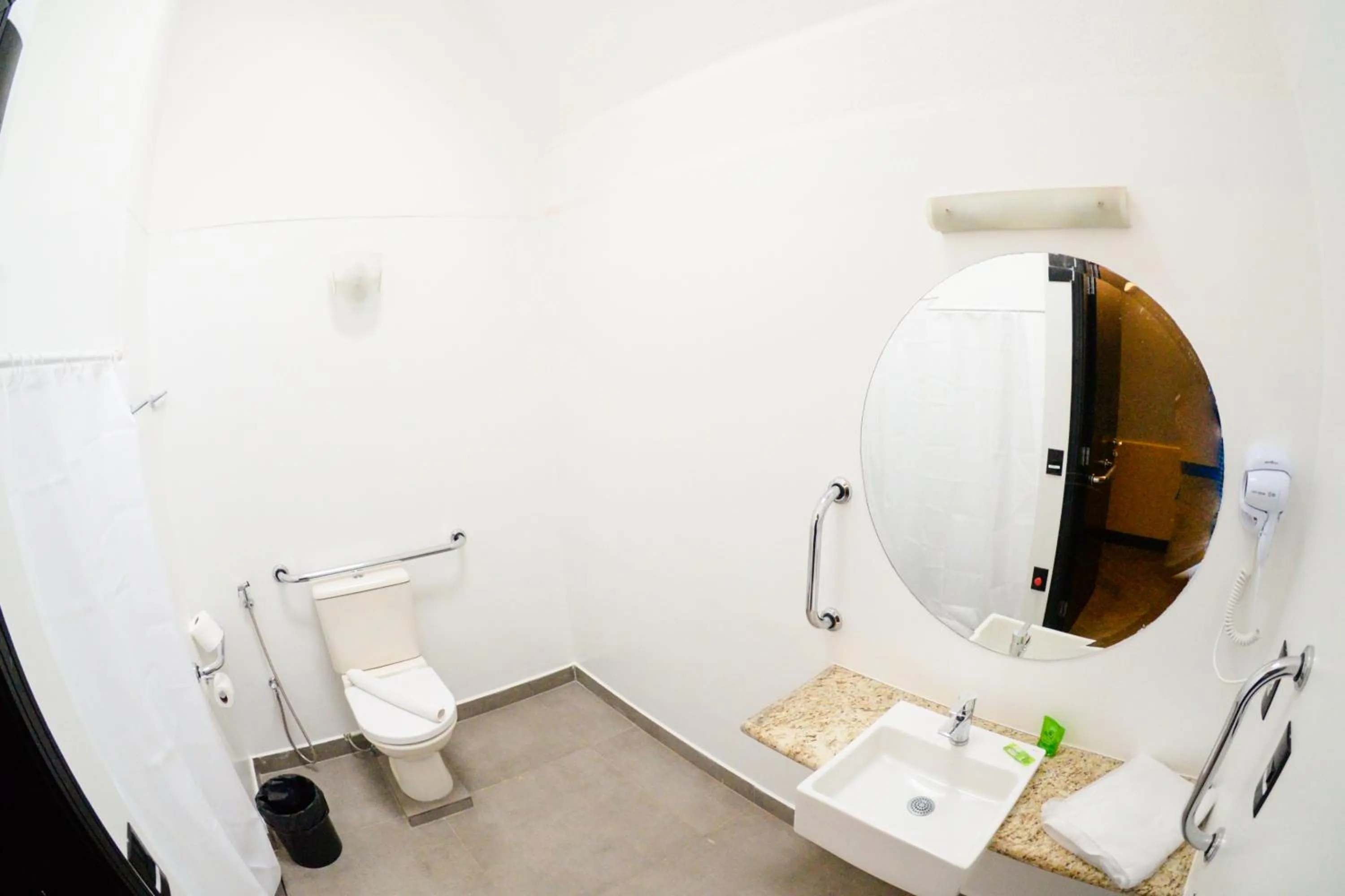 Toilet in ibis Styles Rio Preto Monte Libano