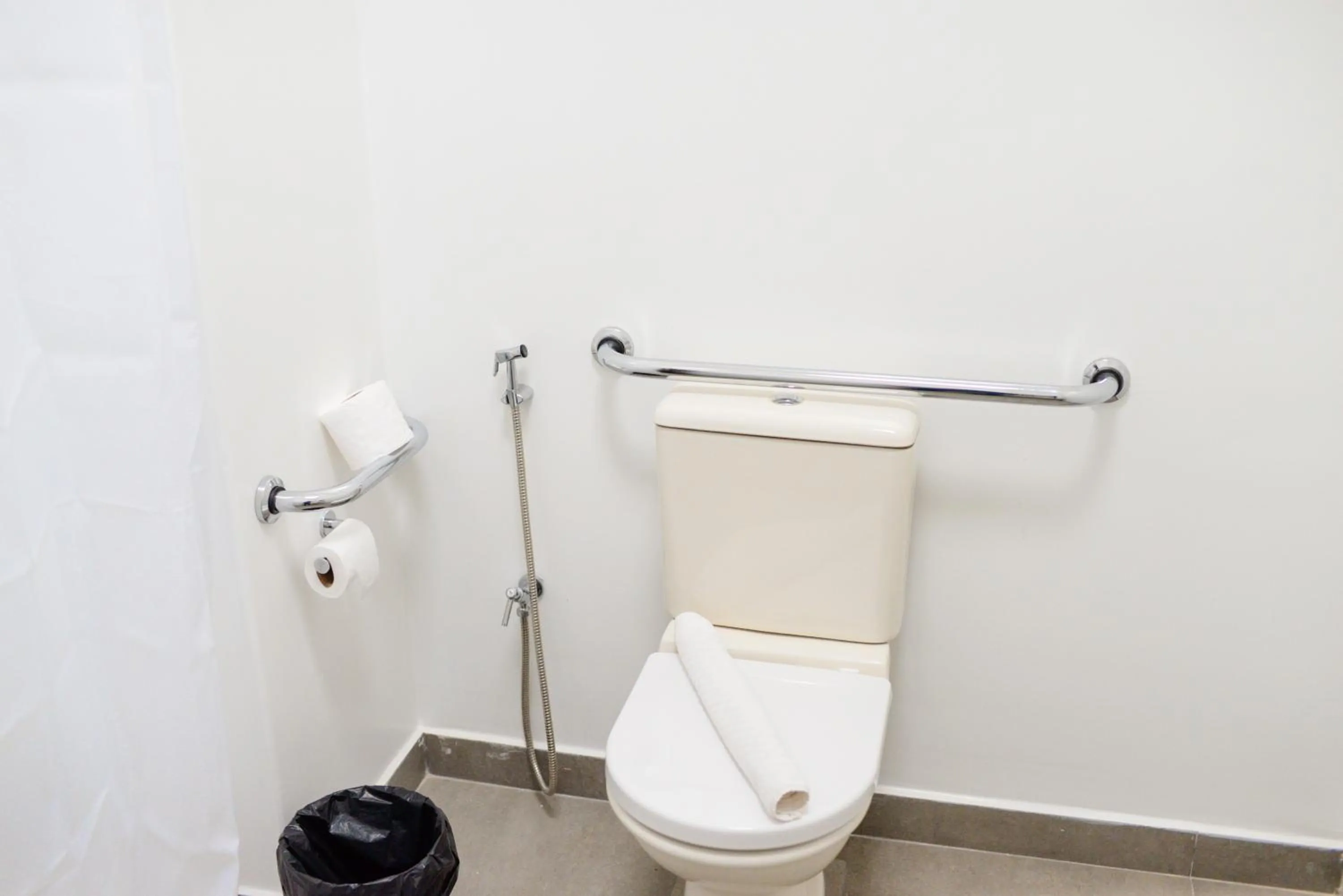 Toilet in ibis Styles Rio Preto Monte Libano