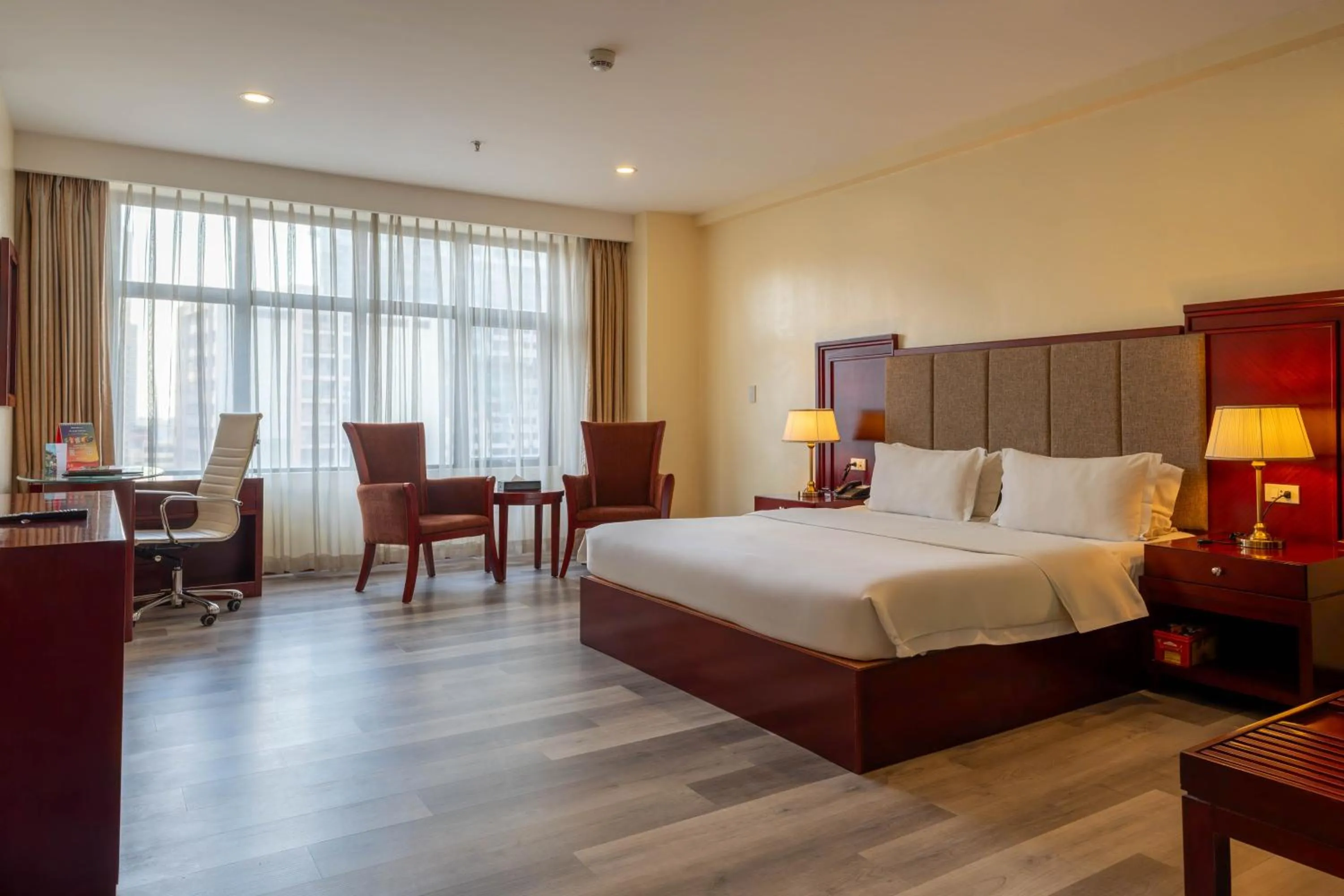 Photo of the whole room, Bed in Swiss-Belhotel Blulane