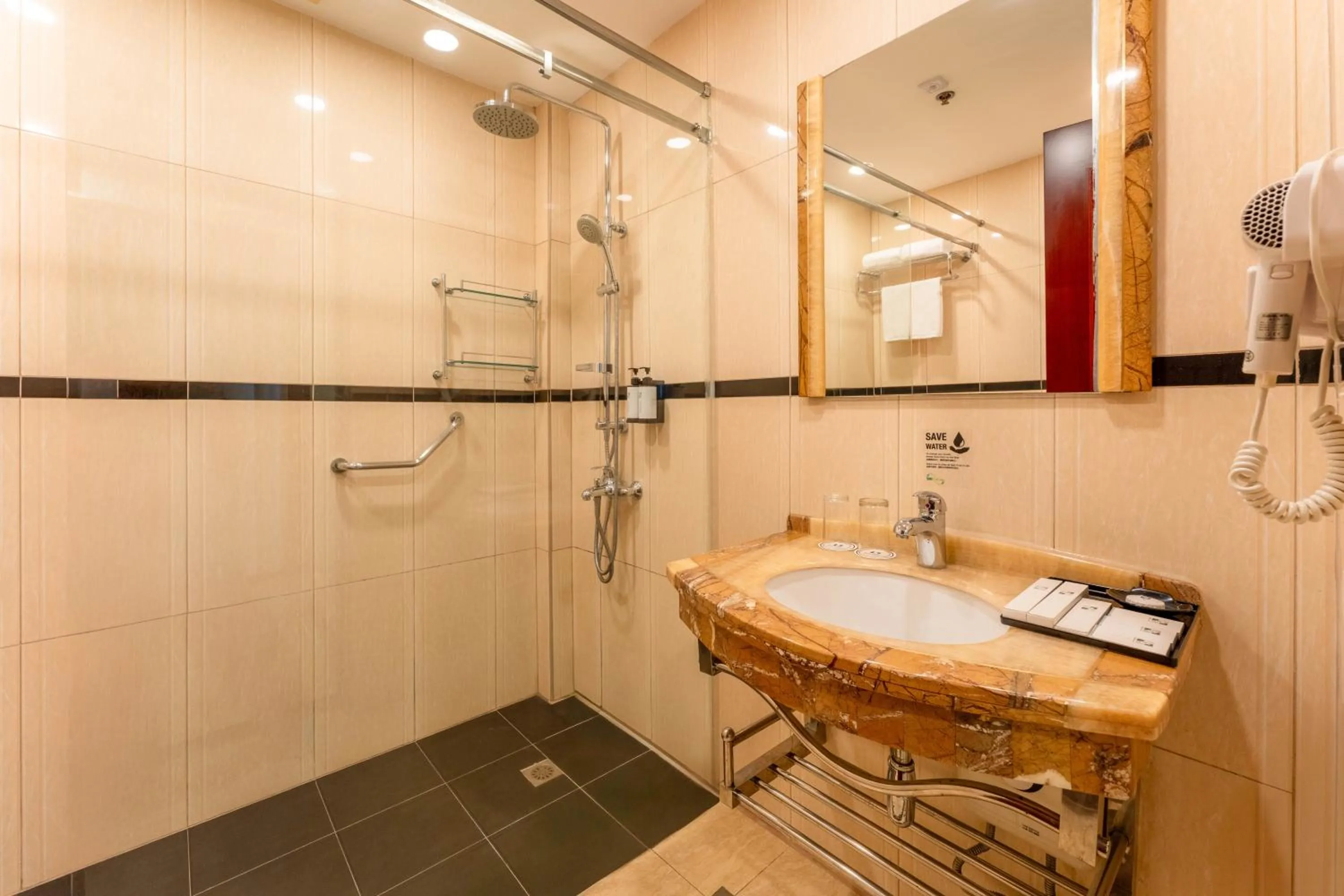 Shower in Swiss-Belhotel Blulane