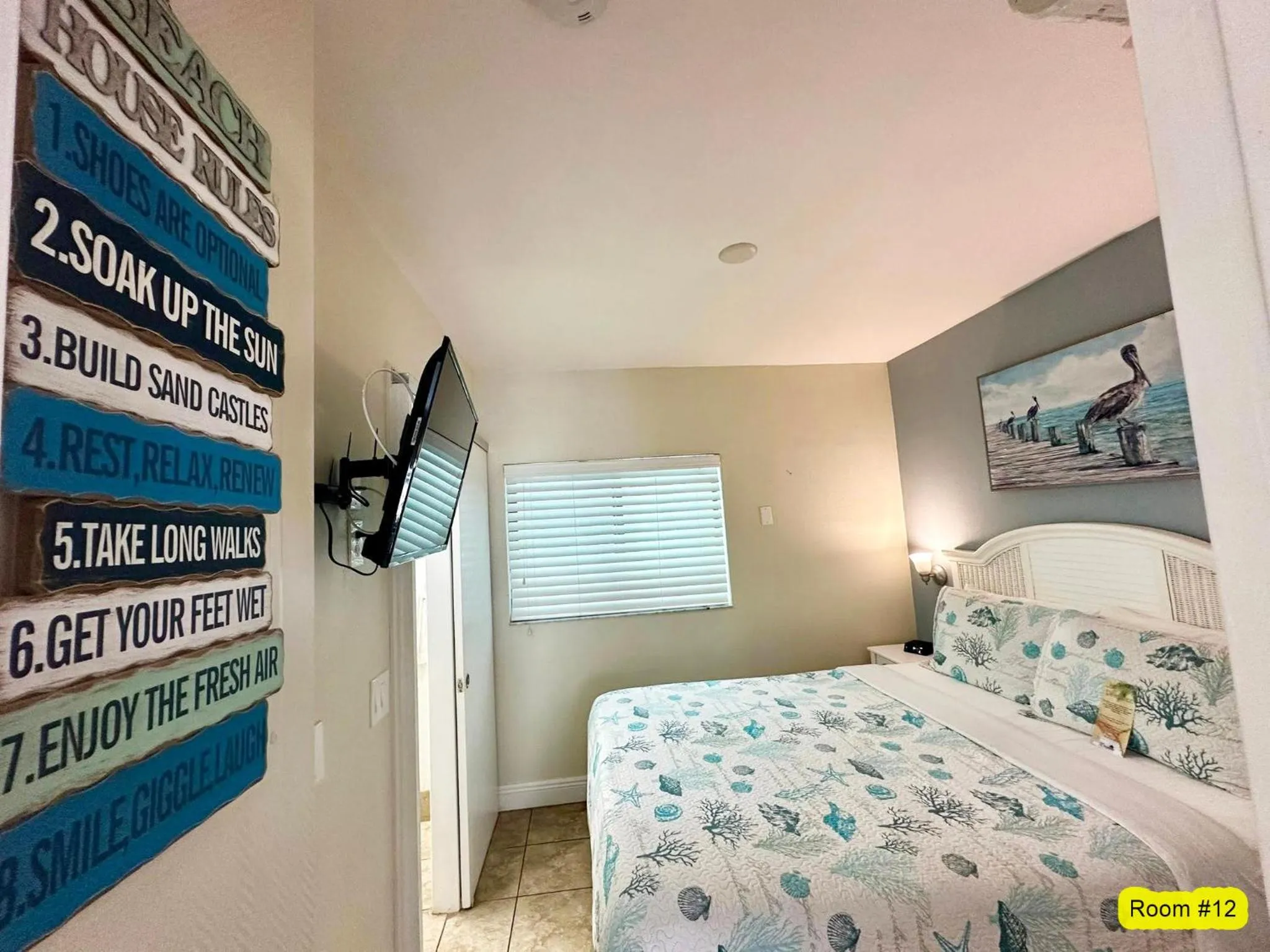 Bed in Windjammer Resort and Beach Club