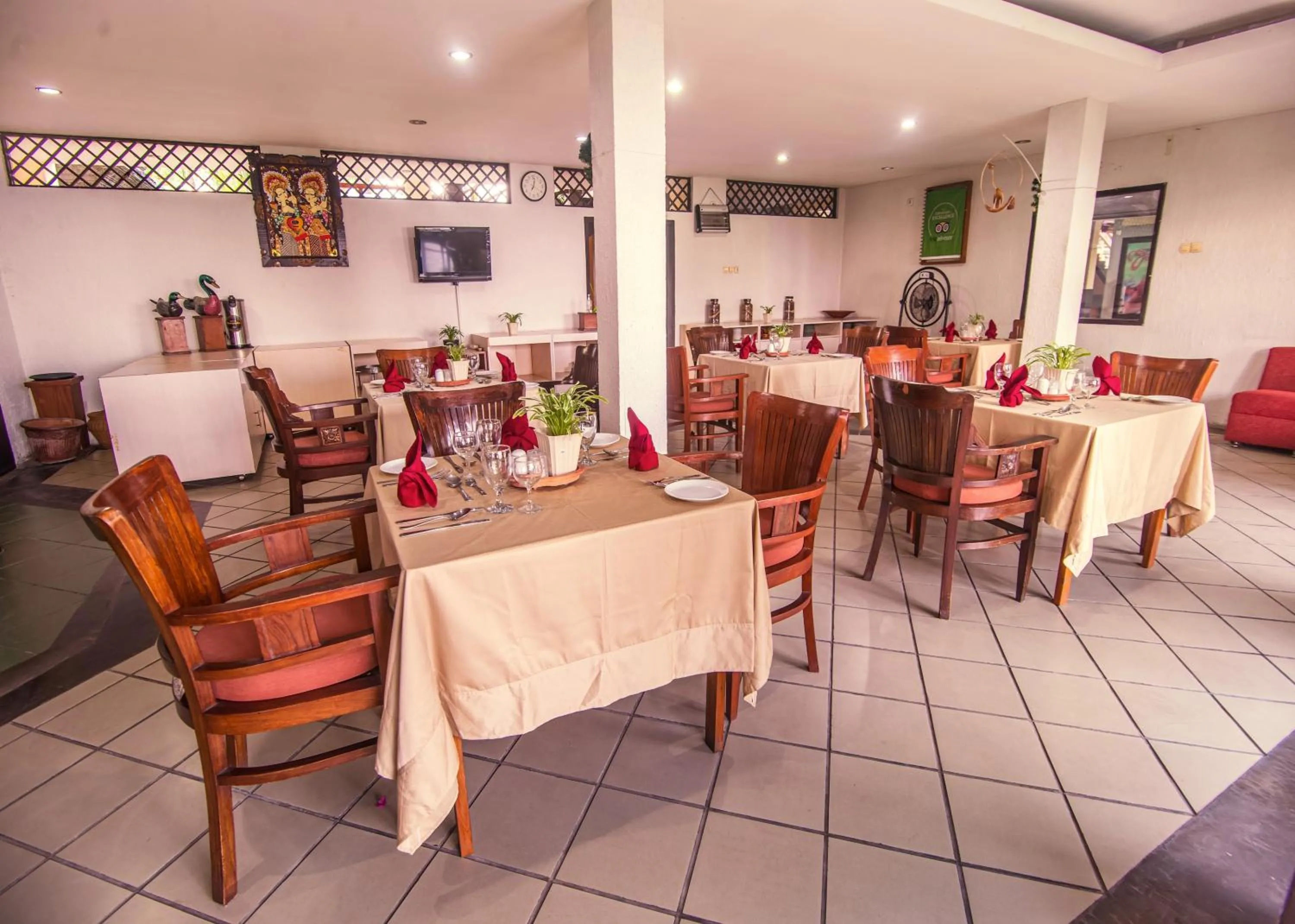 Restaurant/places to eat in Nugraha Lovina Seaview Resort & Spa