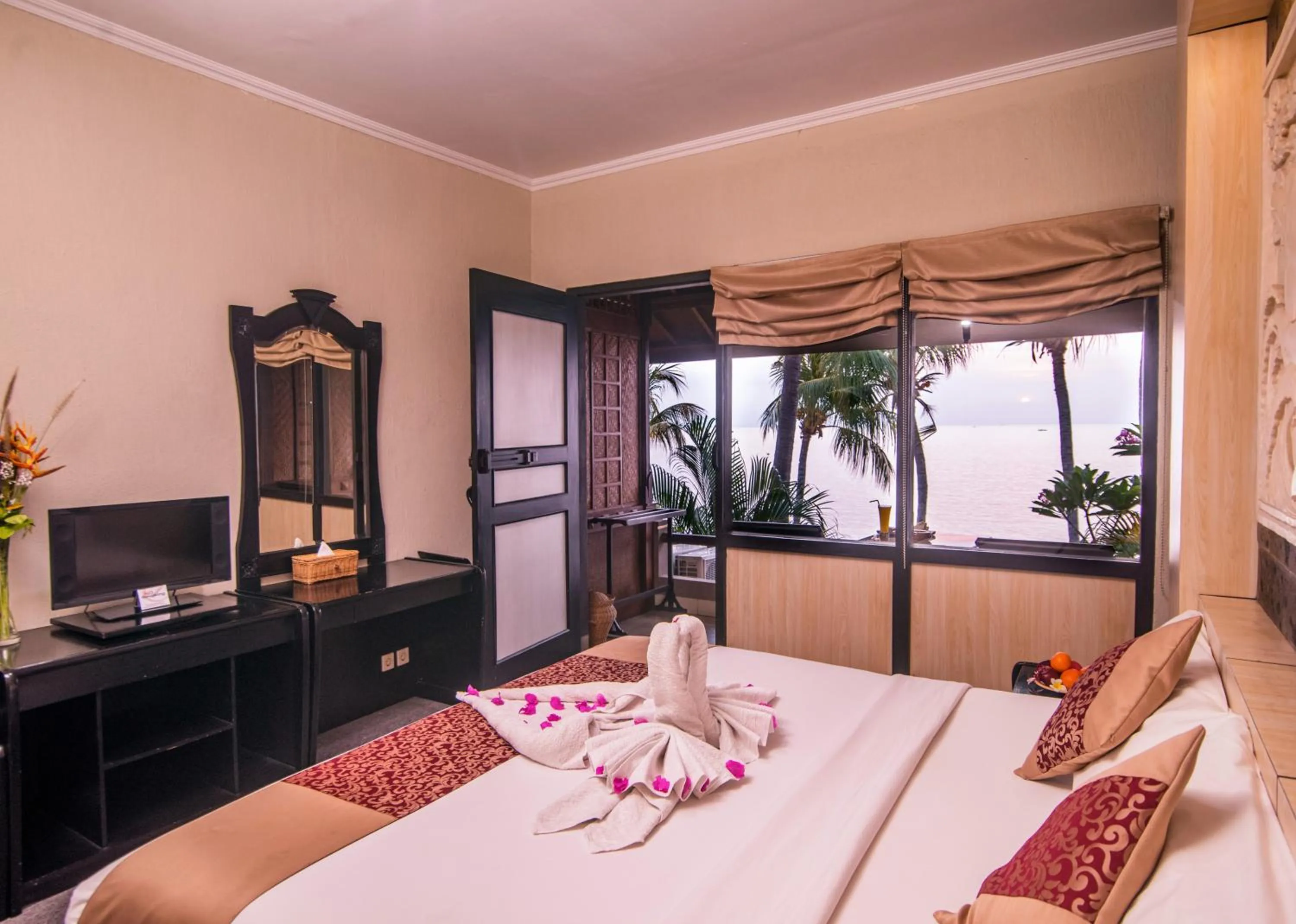 Bed in Nugraha Lovina Seaview Resort & Spa
