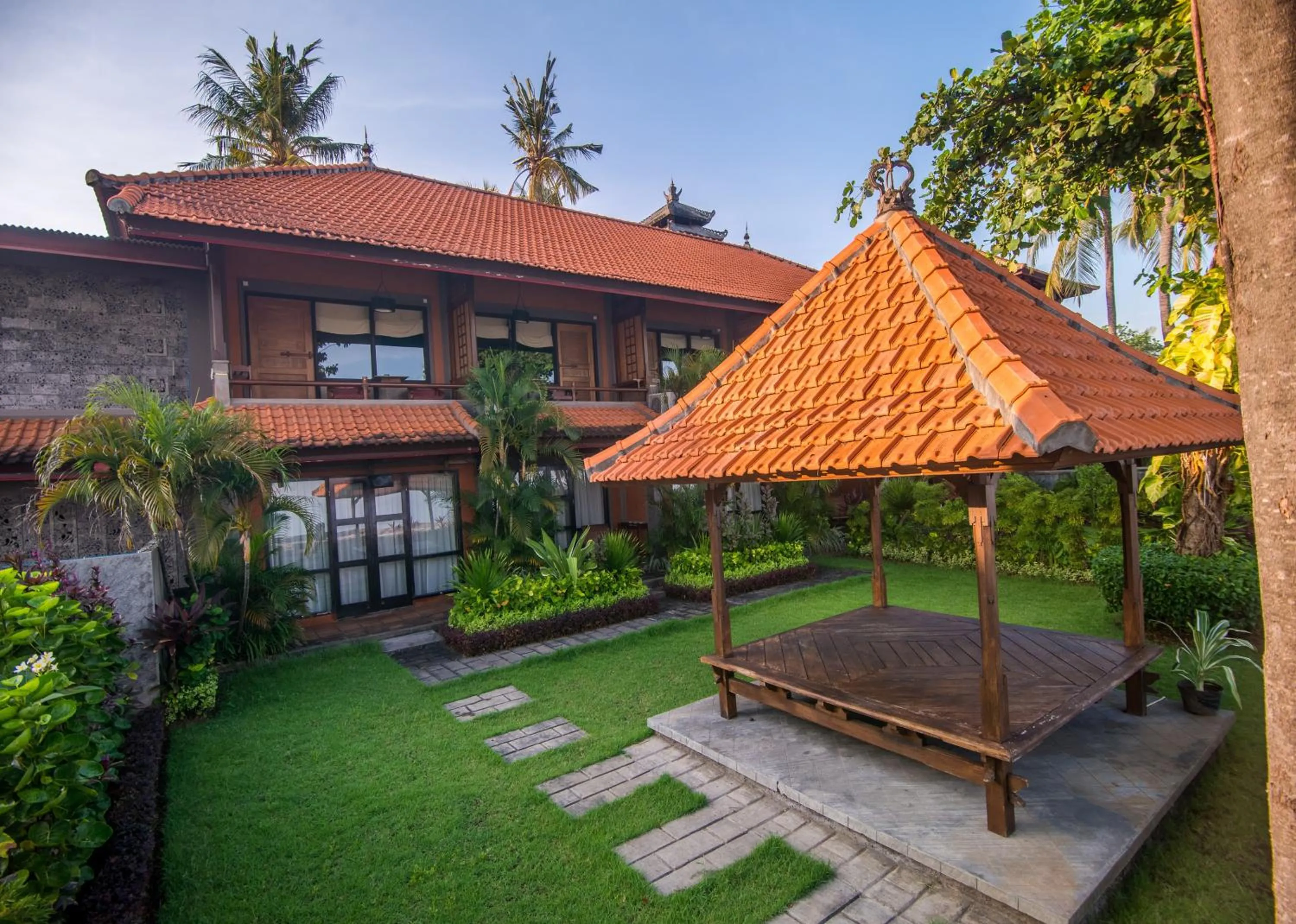 Garden in Nugraha Lovina Seaview Resort & Spa
