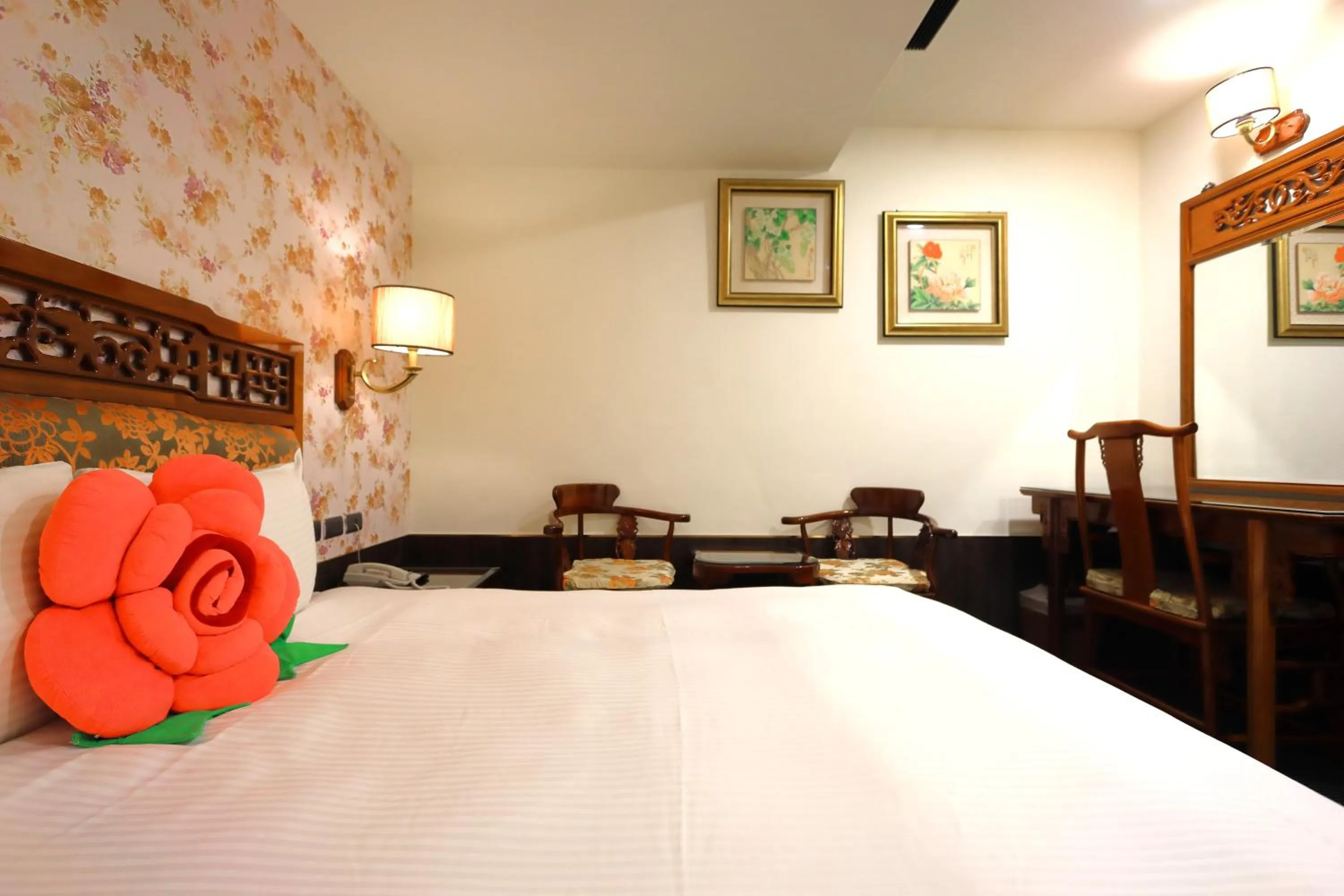 Bed in Han She Hotel