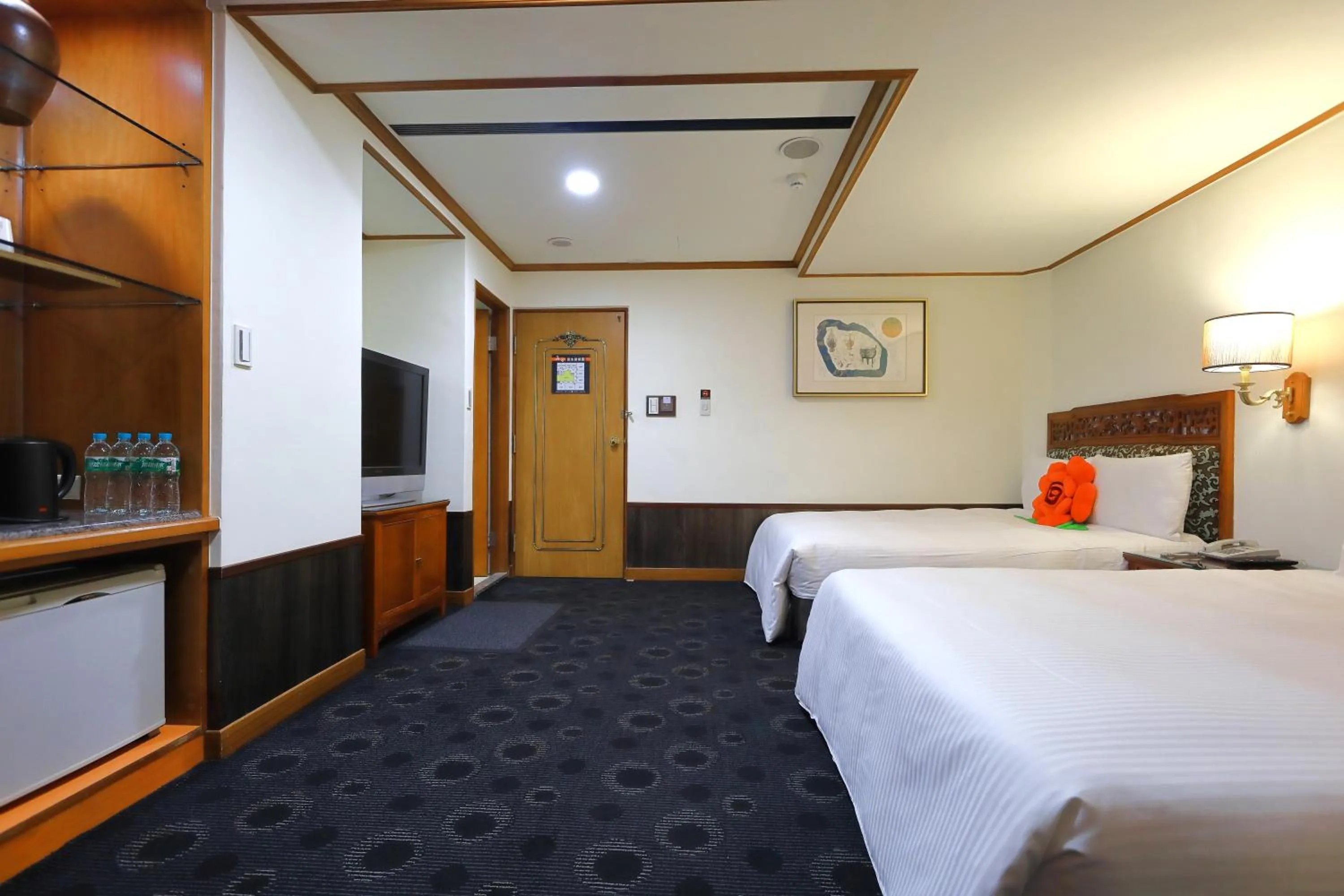 Bed in Han She Hotel