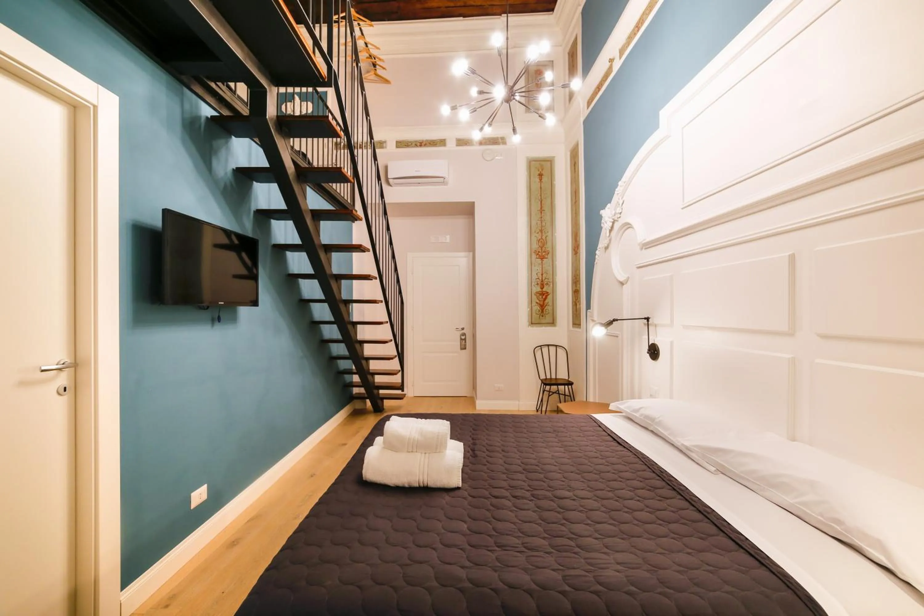 Bedroom, Bed in The Dante House by House In Naples