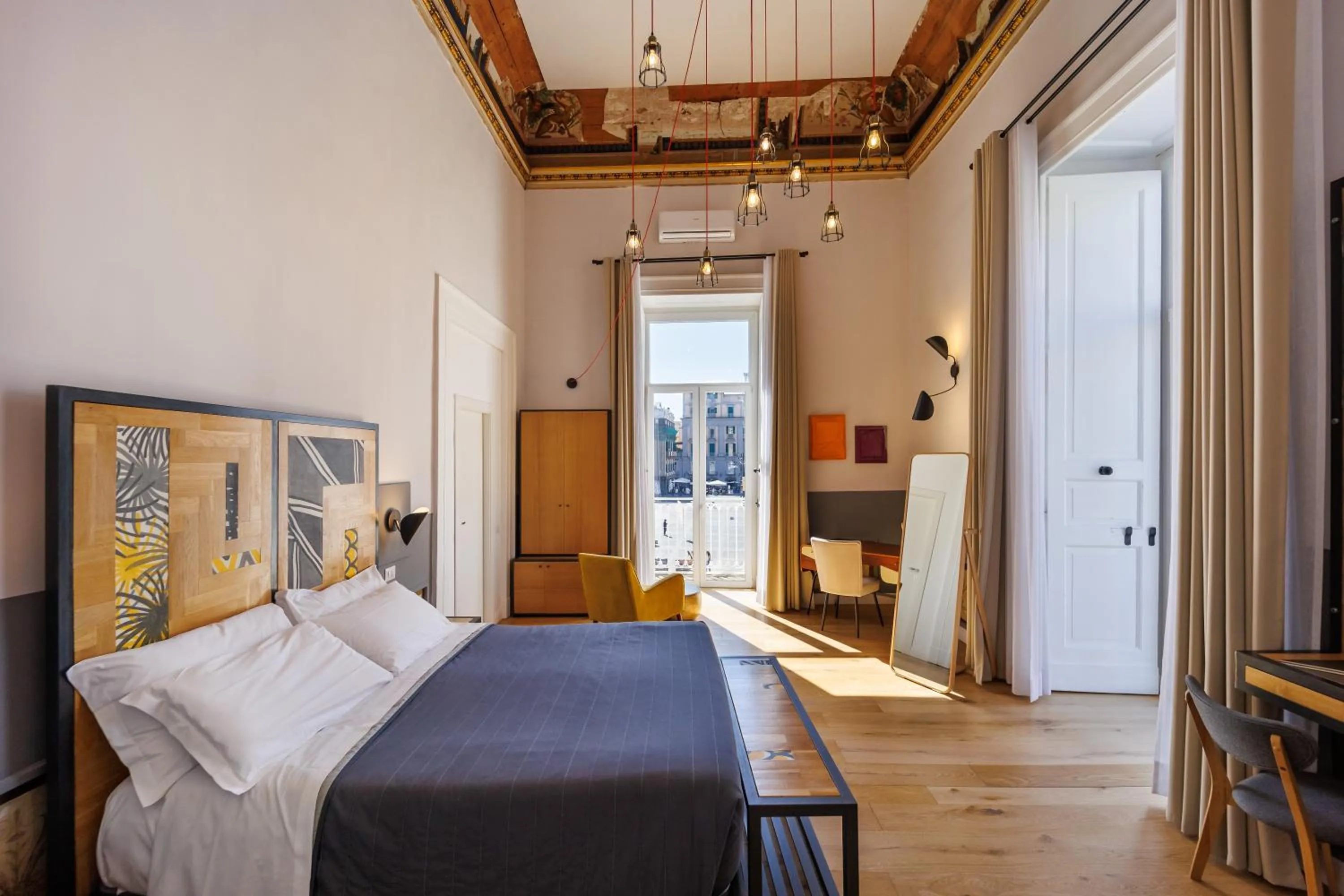 Bed in The Dante House by House In Naples