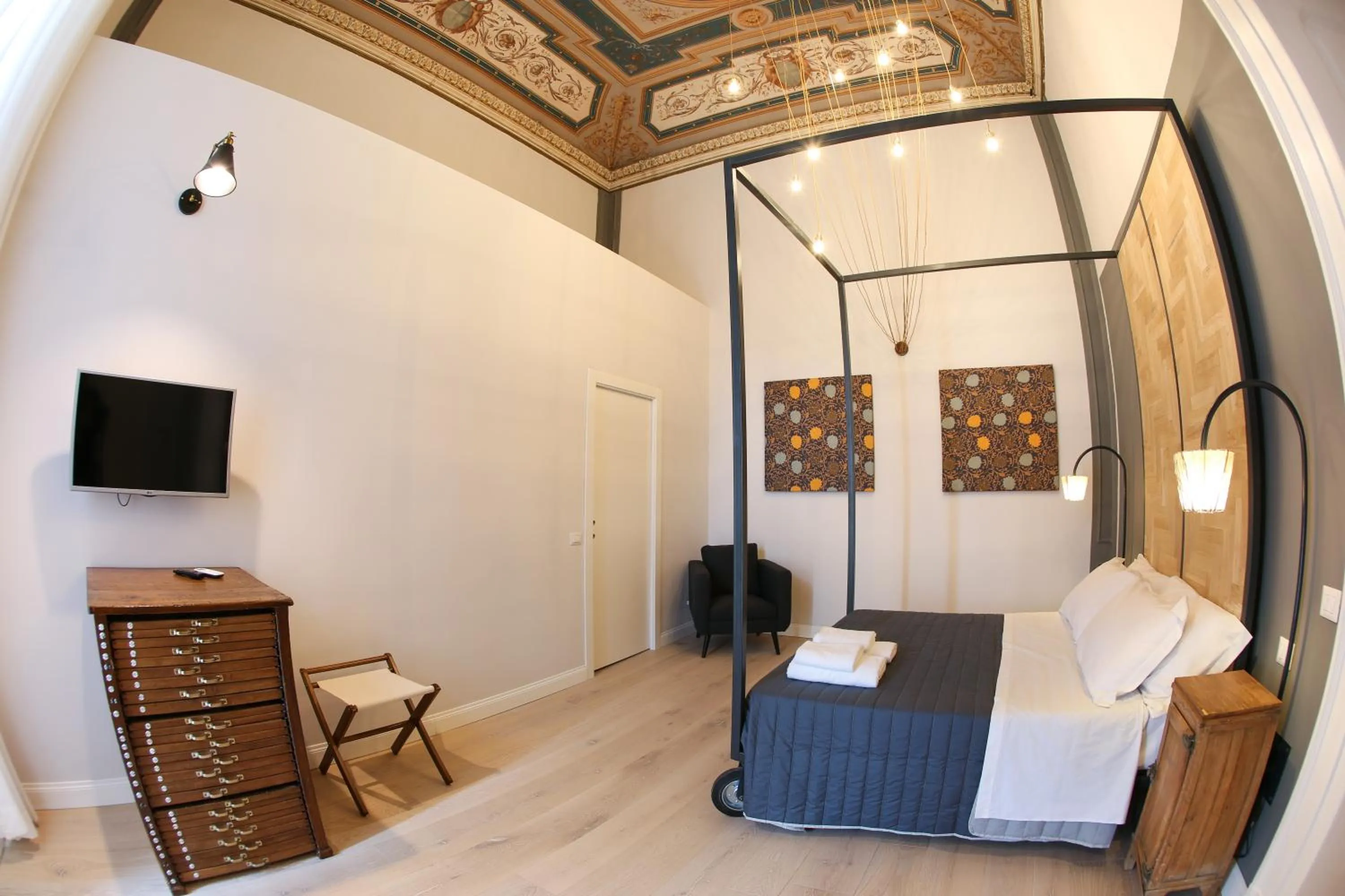 Bed in The Dante House by House In Naples