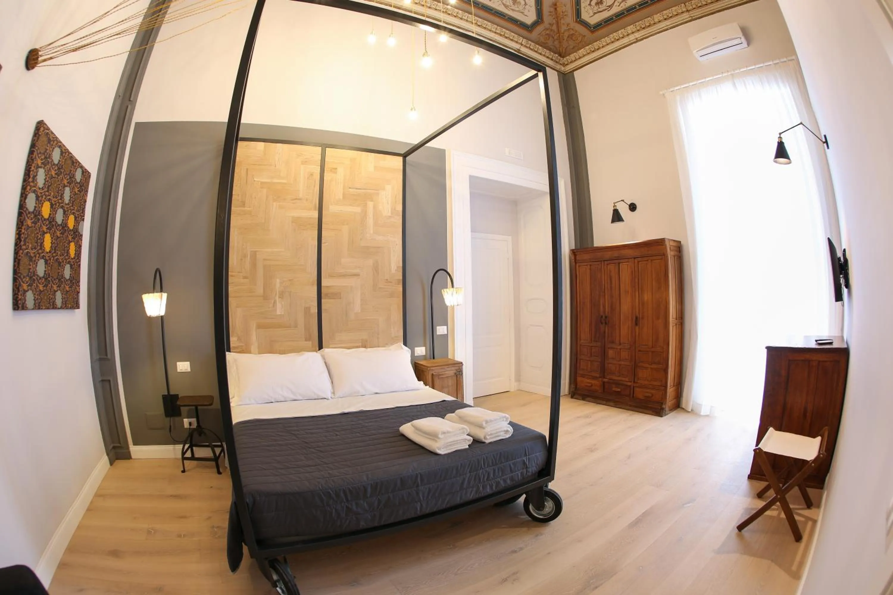 Bed in The Dante House by House In Naples