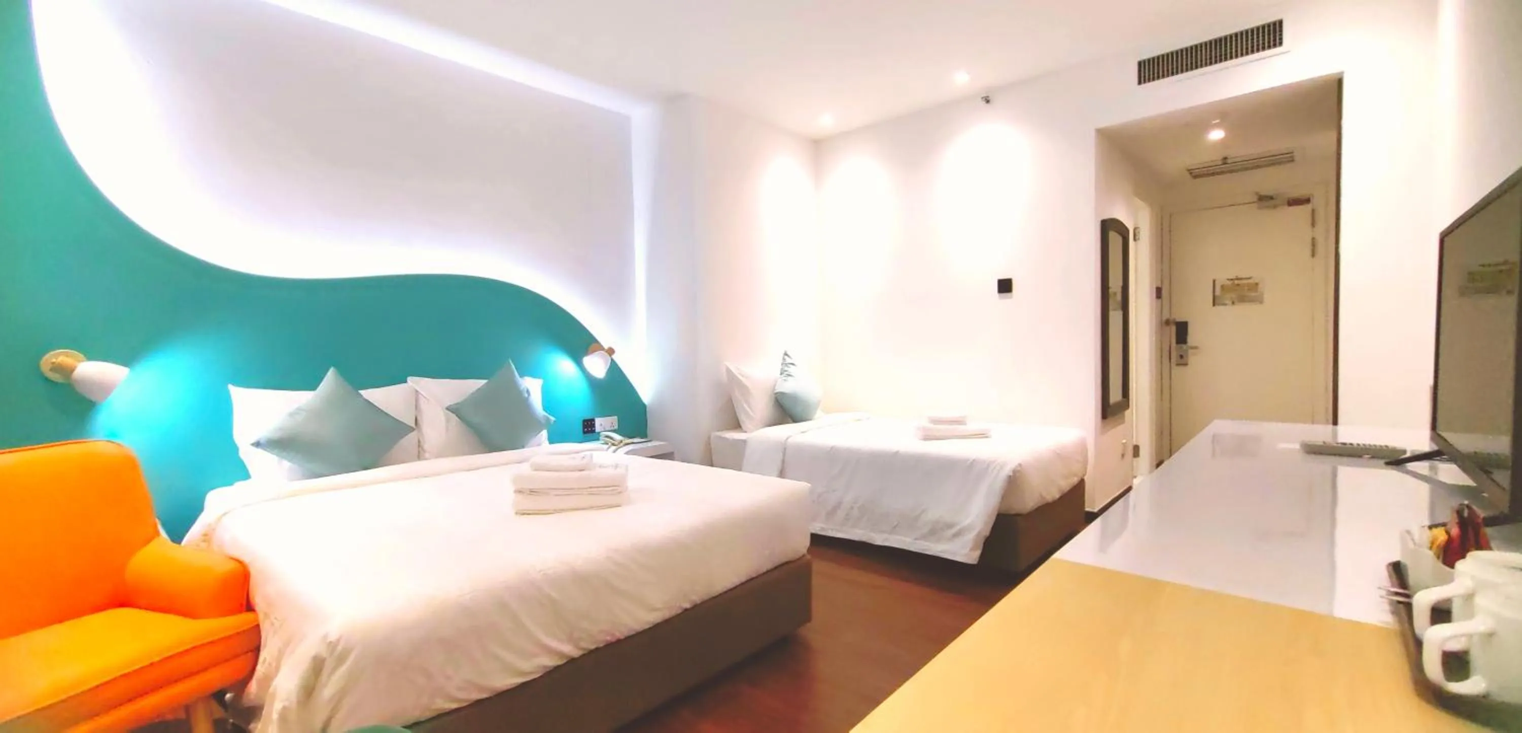 Bed in Kuching Park Hotel