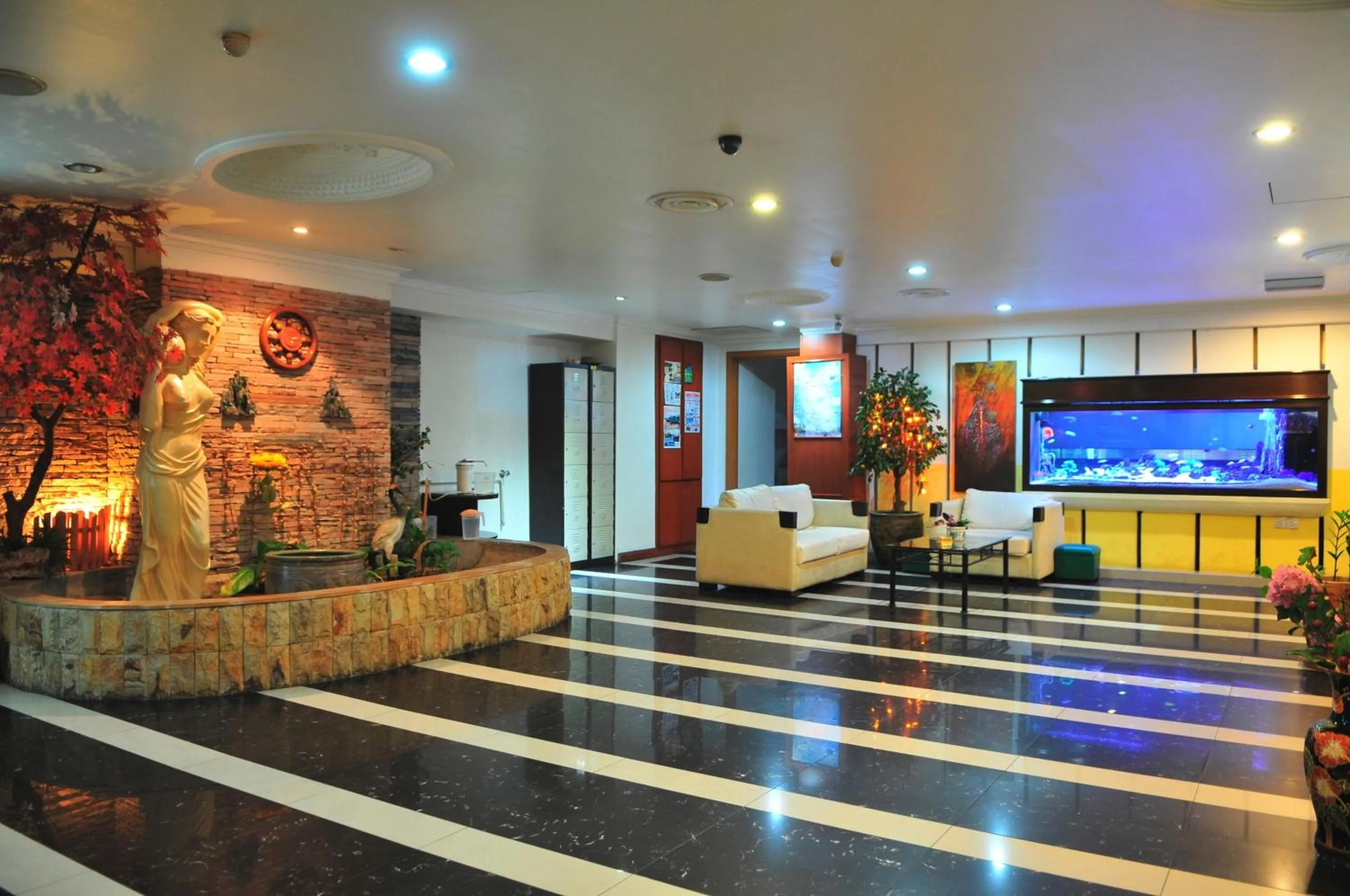 Lobby or reception in Hotel China Town 2