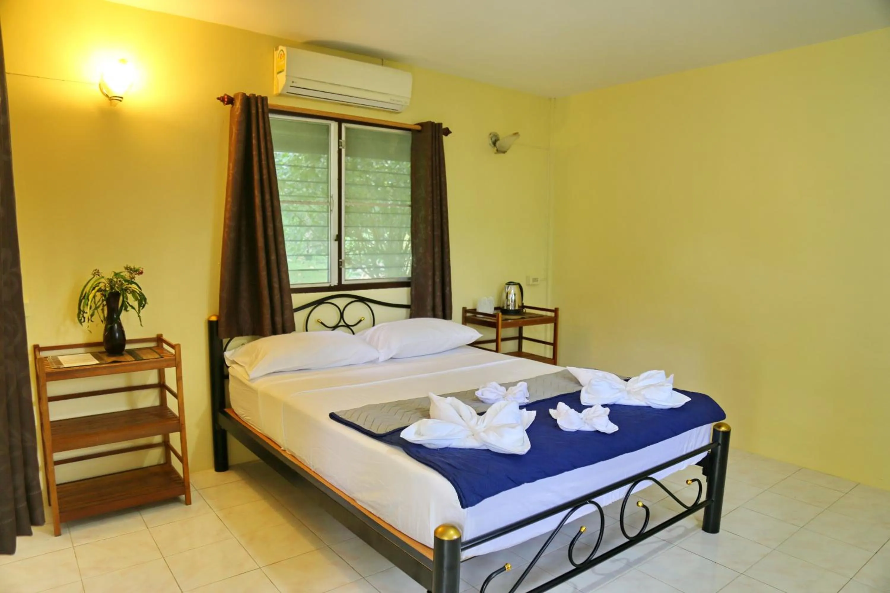 Bed in TP Hut Bungalows