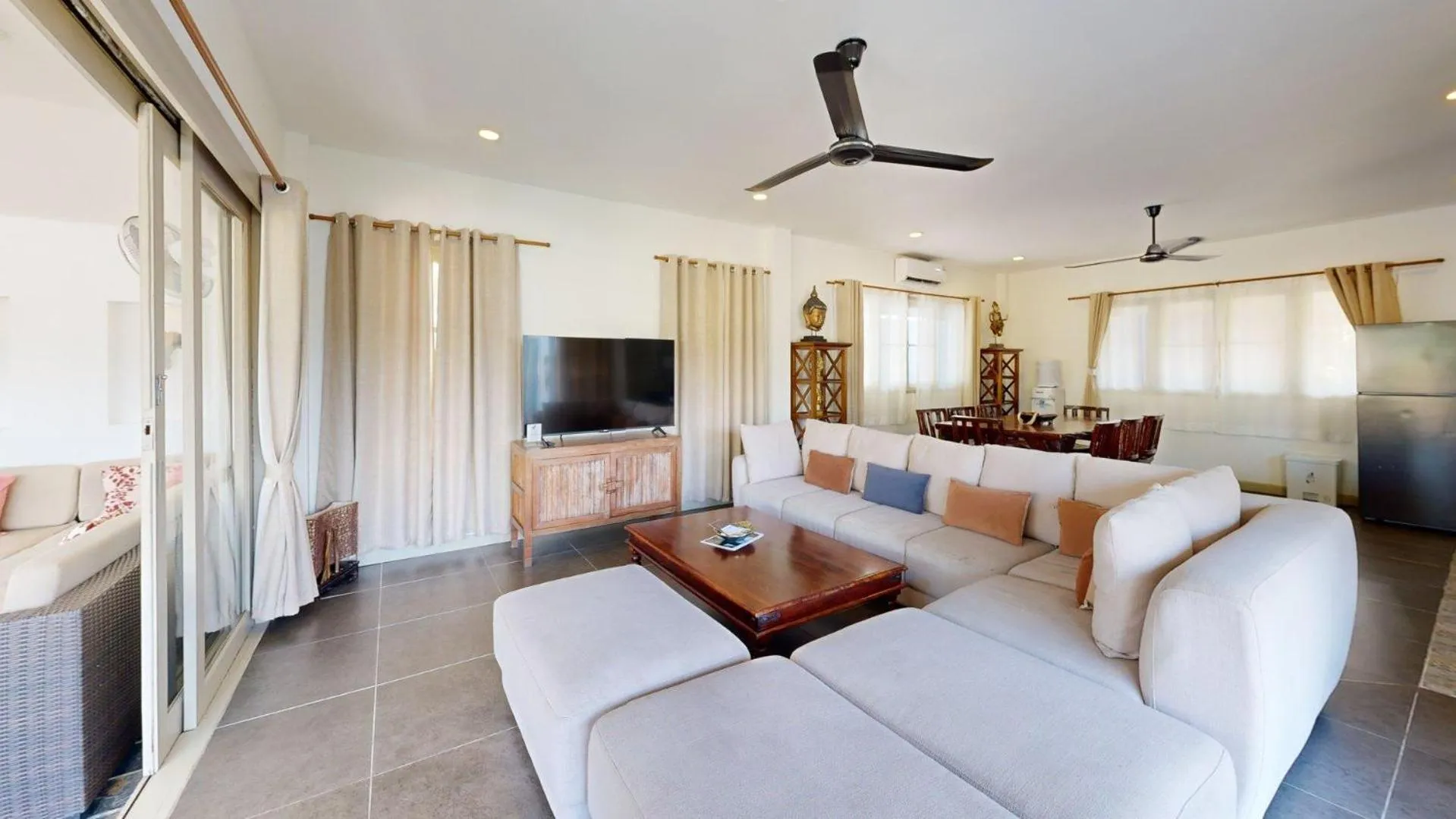 Living room in Idyllic Samui Beach Villa Resort