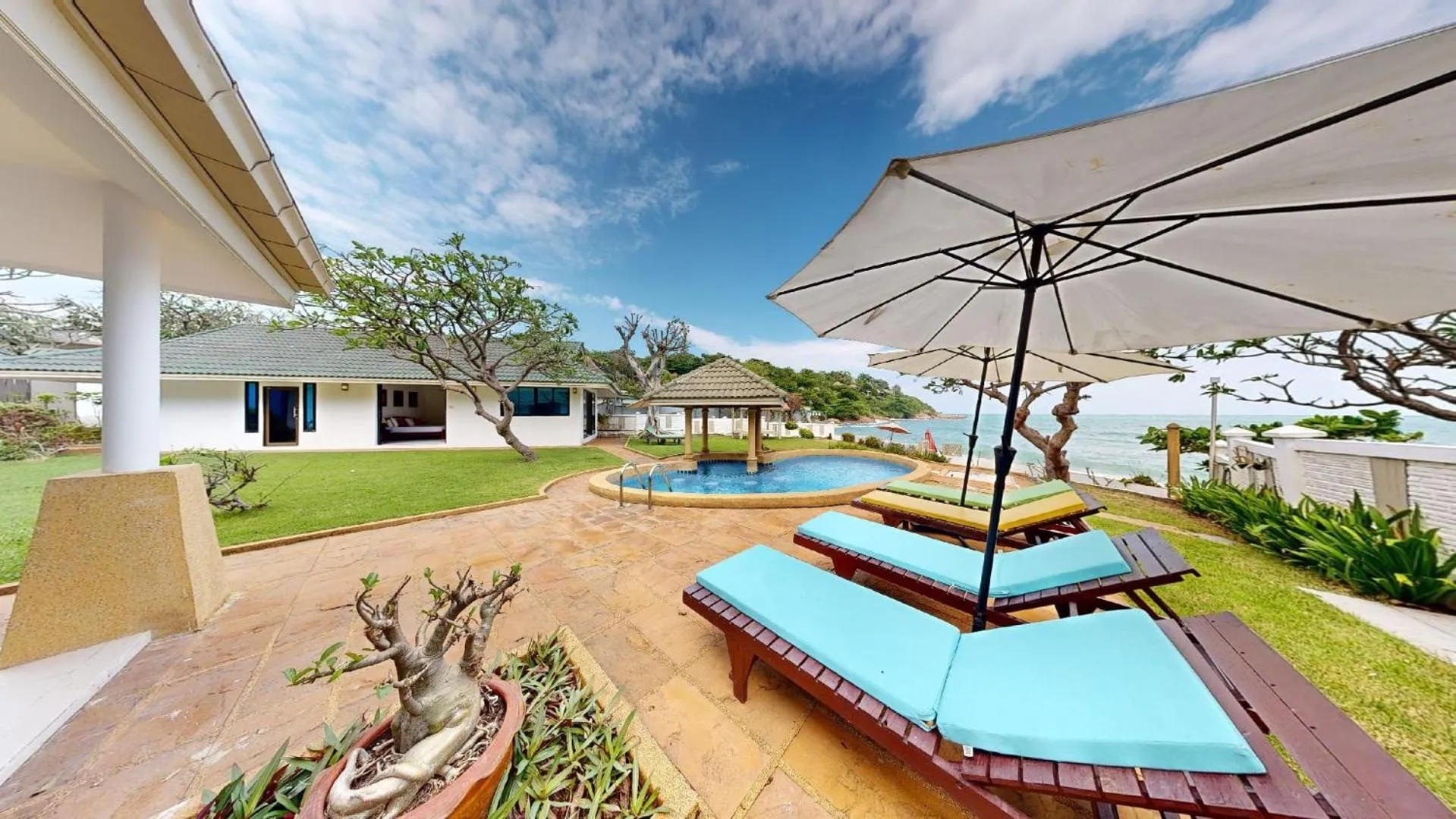 Garden view in Idyllic Samui Beach Villa Resort