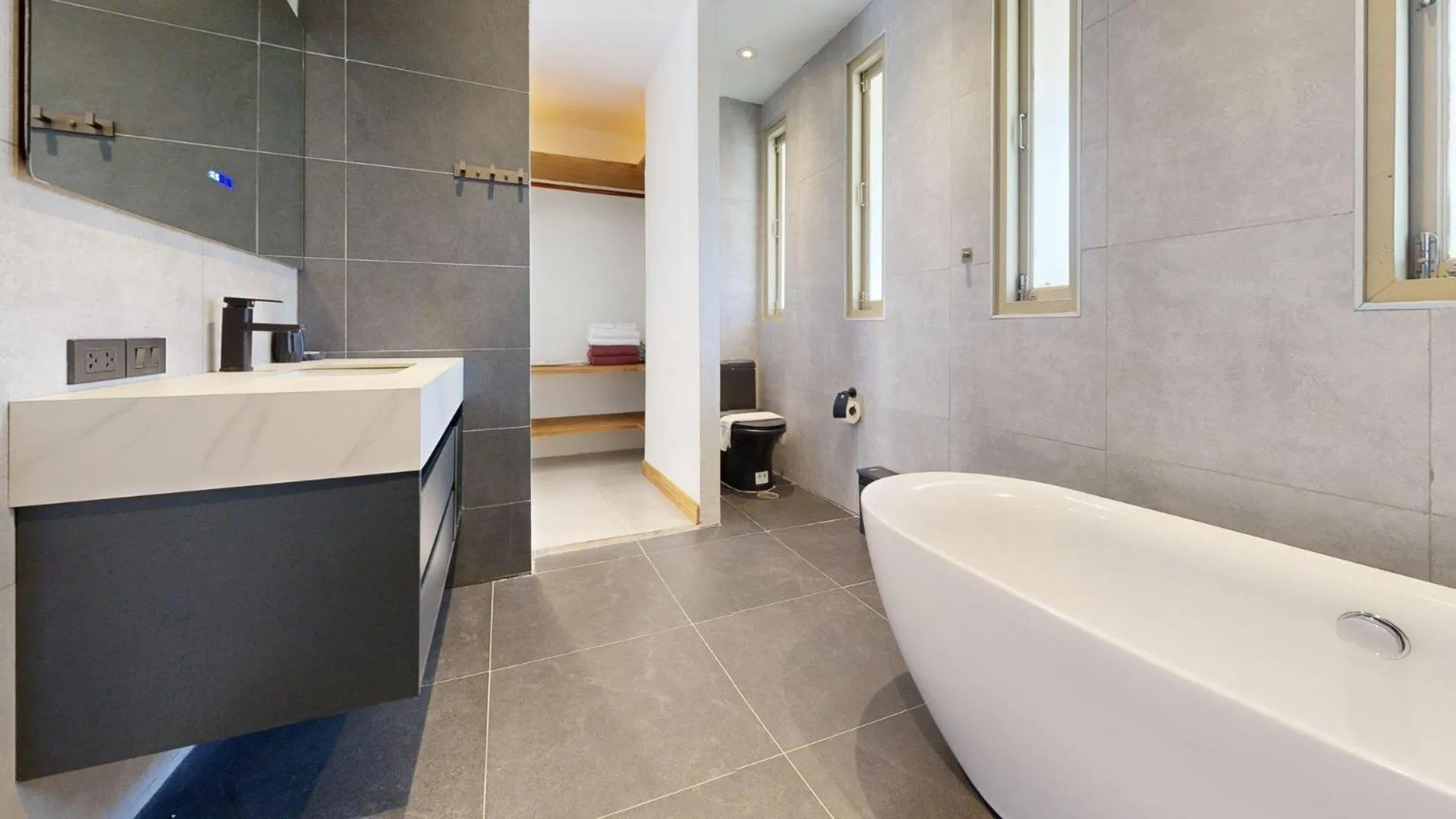 Bathroom in Idyllic Samui Beach Villa Resort