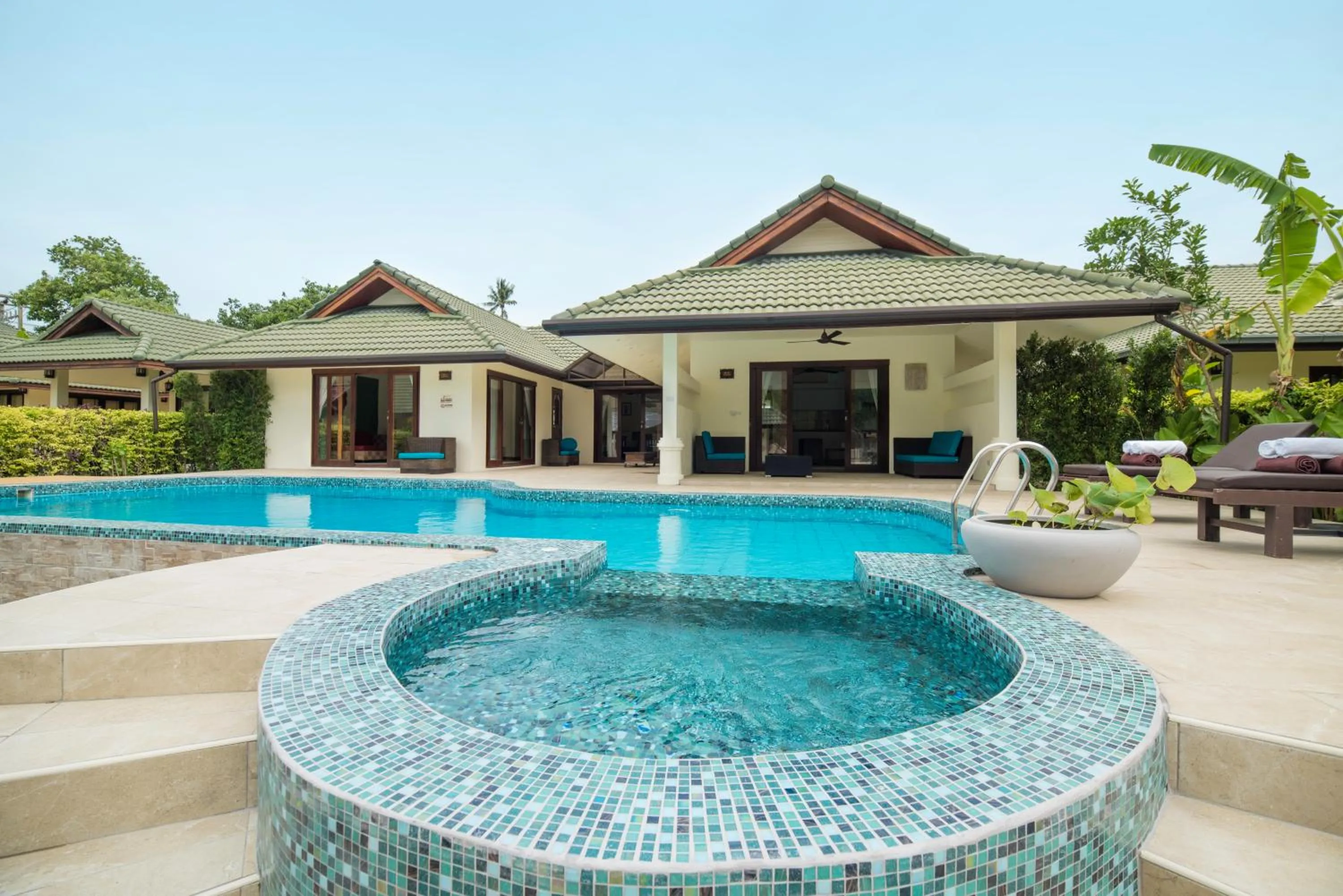 Swimming pool in Idyllic Samui Beach Villa Resort