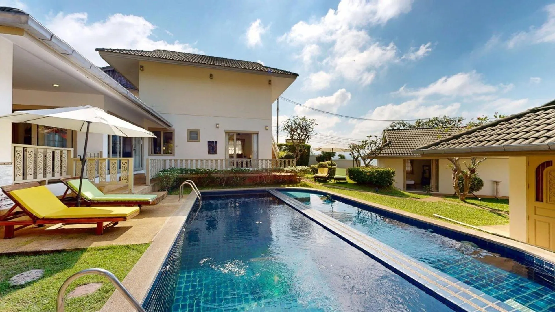 Garden view in Idyllic Samui Beach Villa Resort