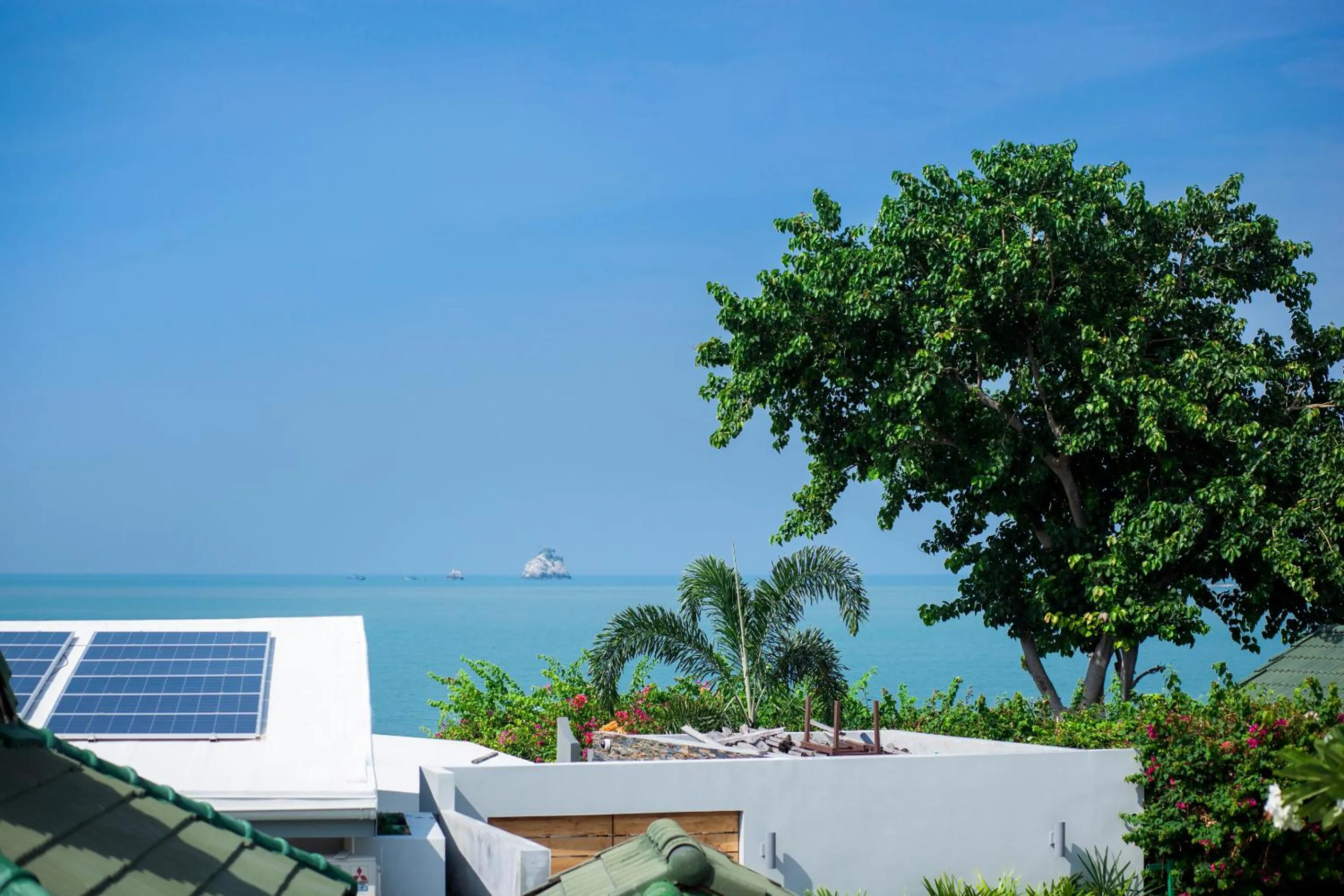 Day in Idyllic Samui Beach Villa Resort