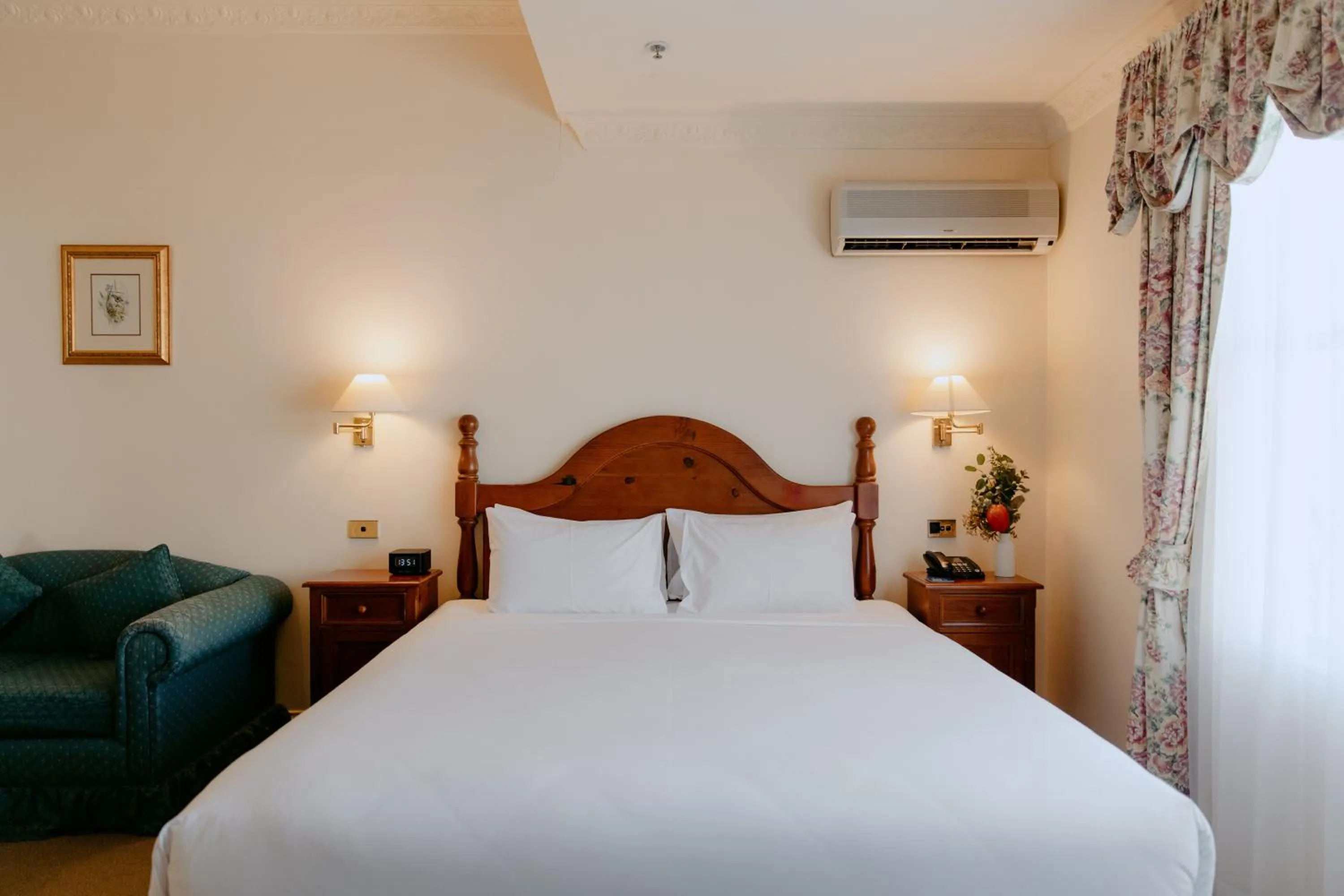 Bed in Mountain Heritage Hotel