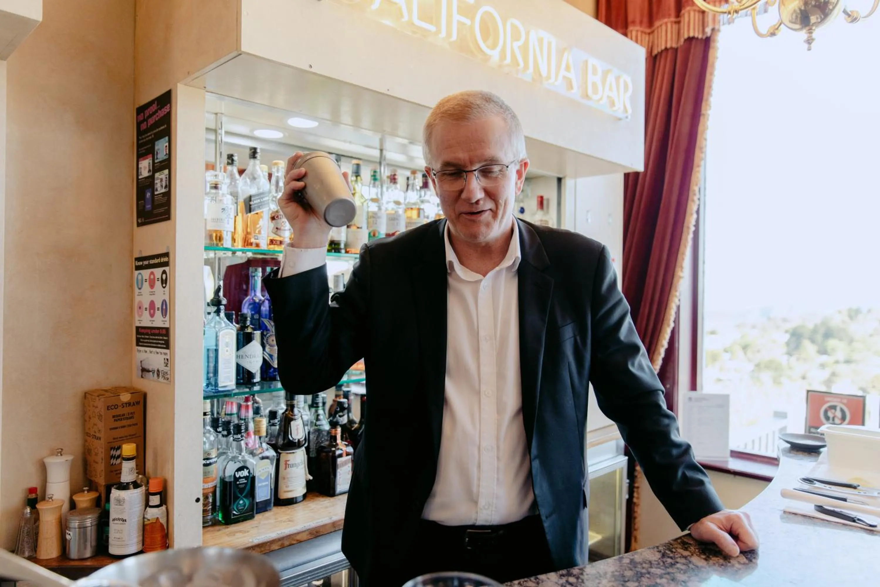 Lounge or bar in Mountain Heritage Hotel