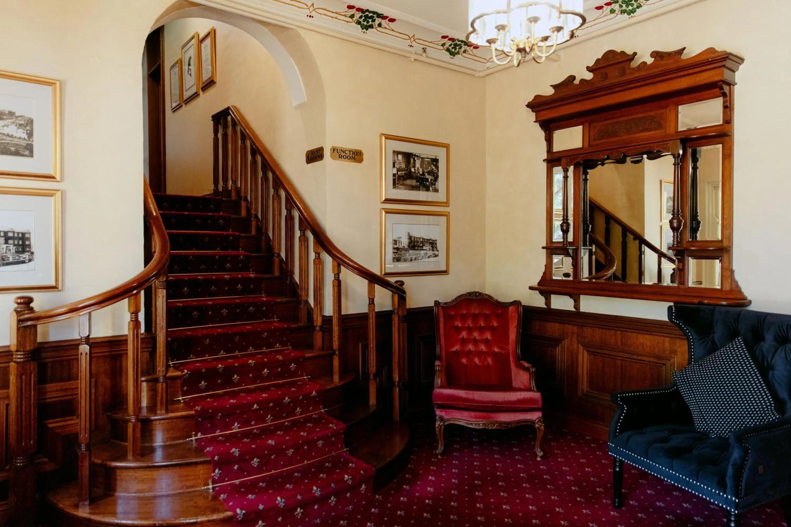 Seating area in Mountain Heritage Hotel