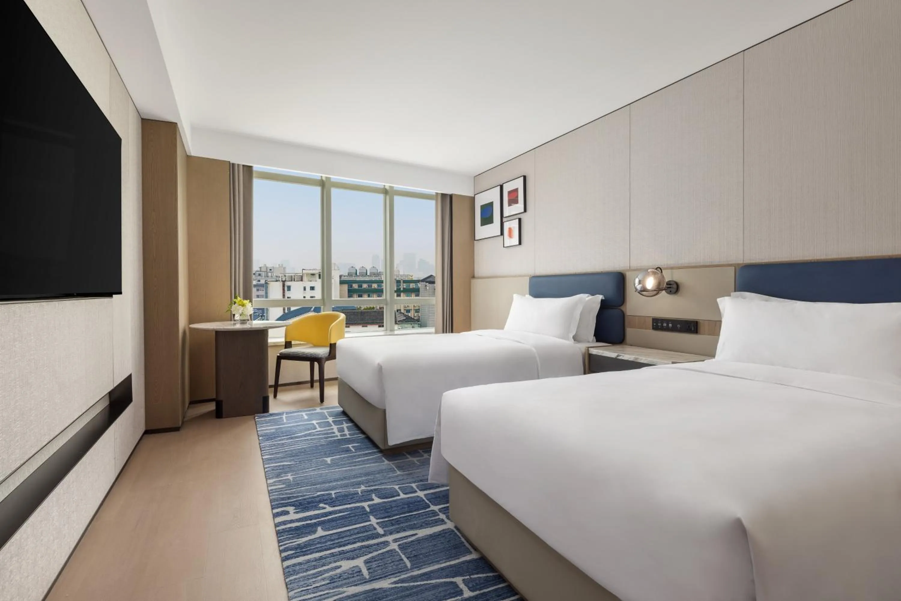 Photo of the whole room, Bed in voco Suzhou Guanqian Street by IHG